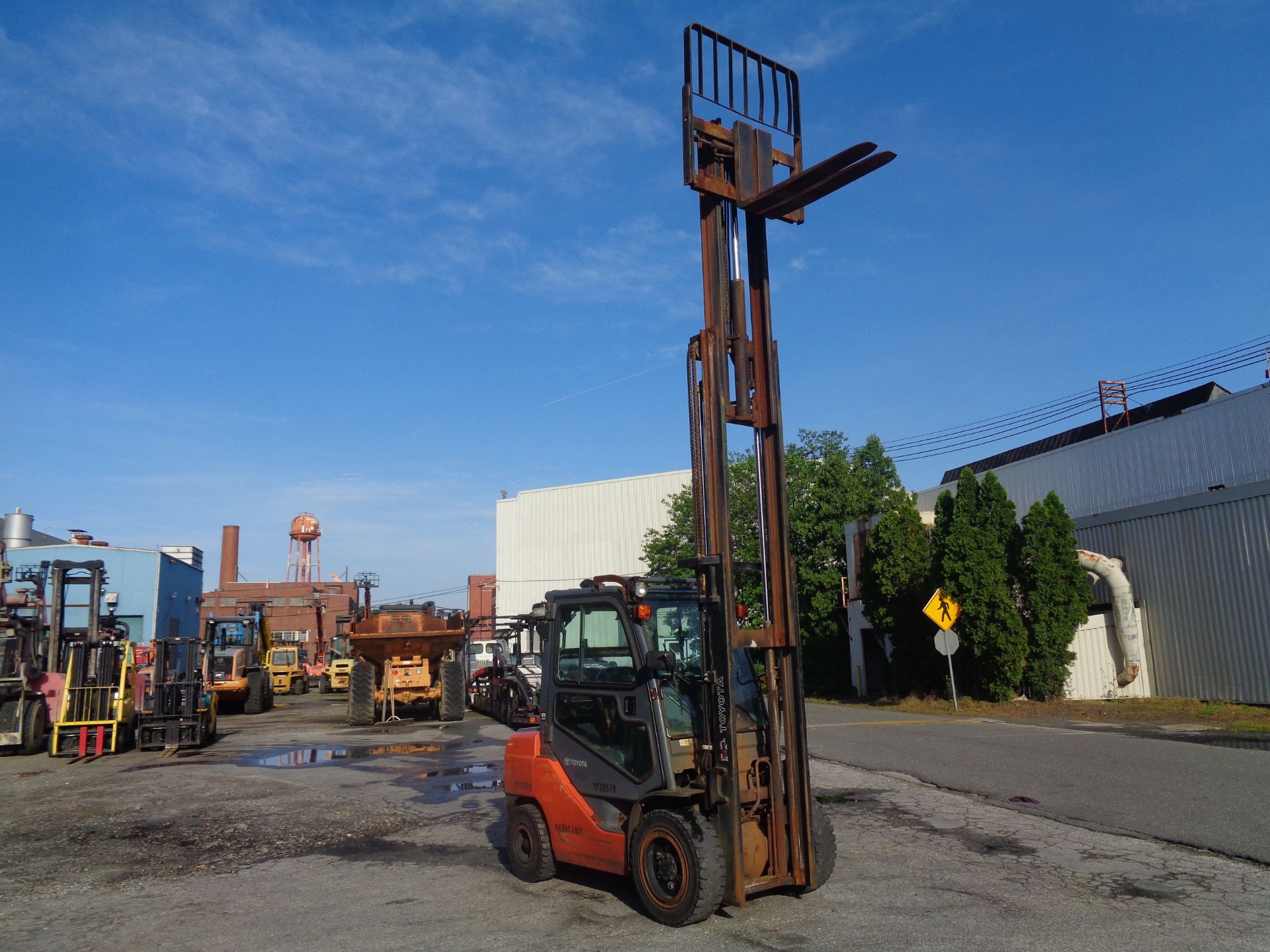 2014 Toyota 8FGU30 6,000lb Forklift - Image 12 of 17