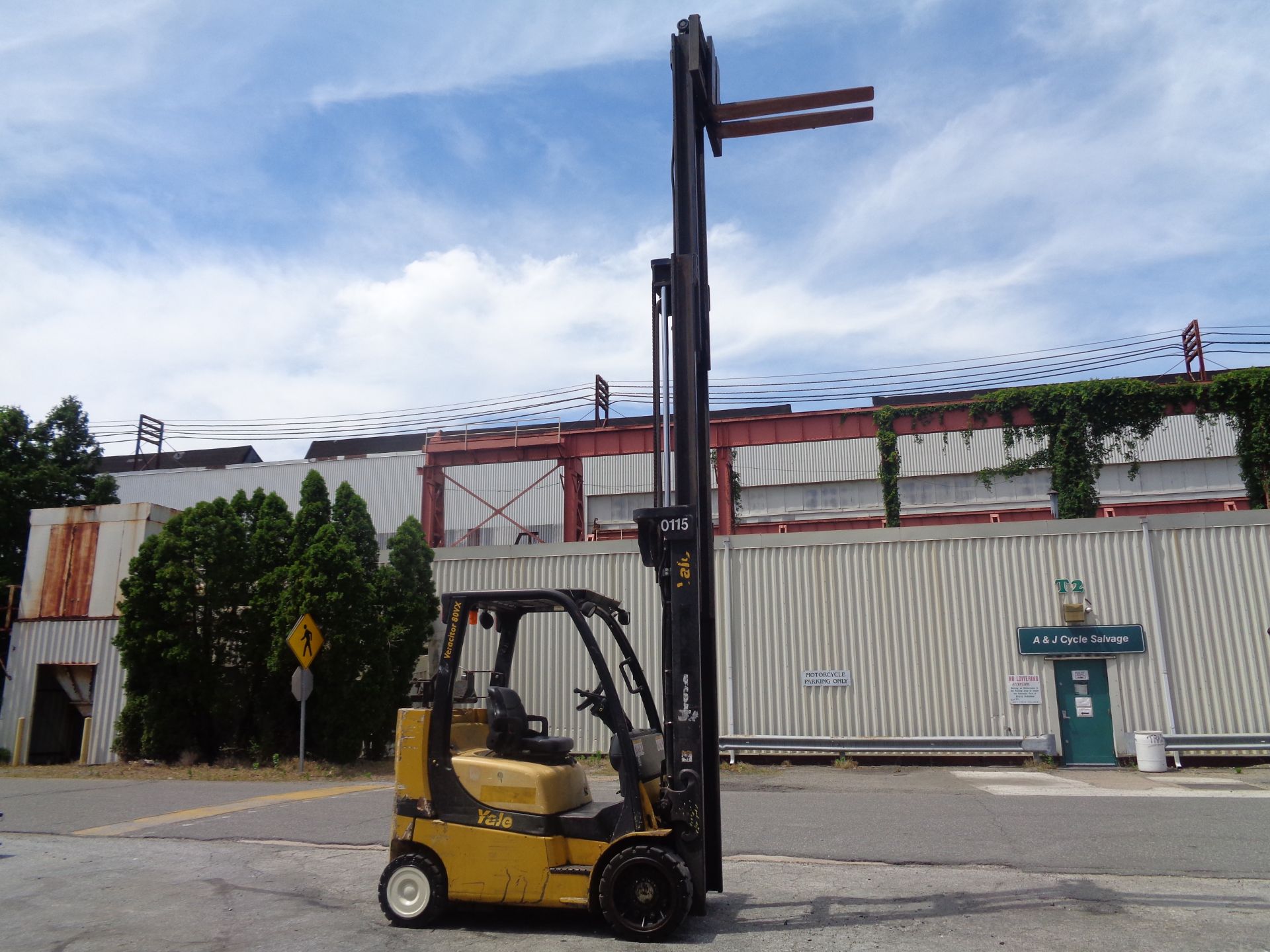 Yale GC080VXNGSE107.6 8,000lb Forklift - Image 15 of 18