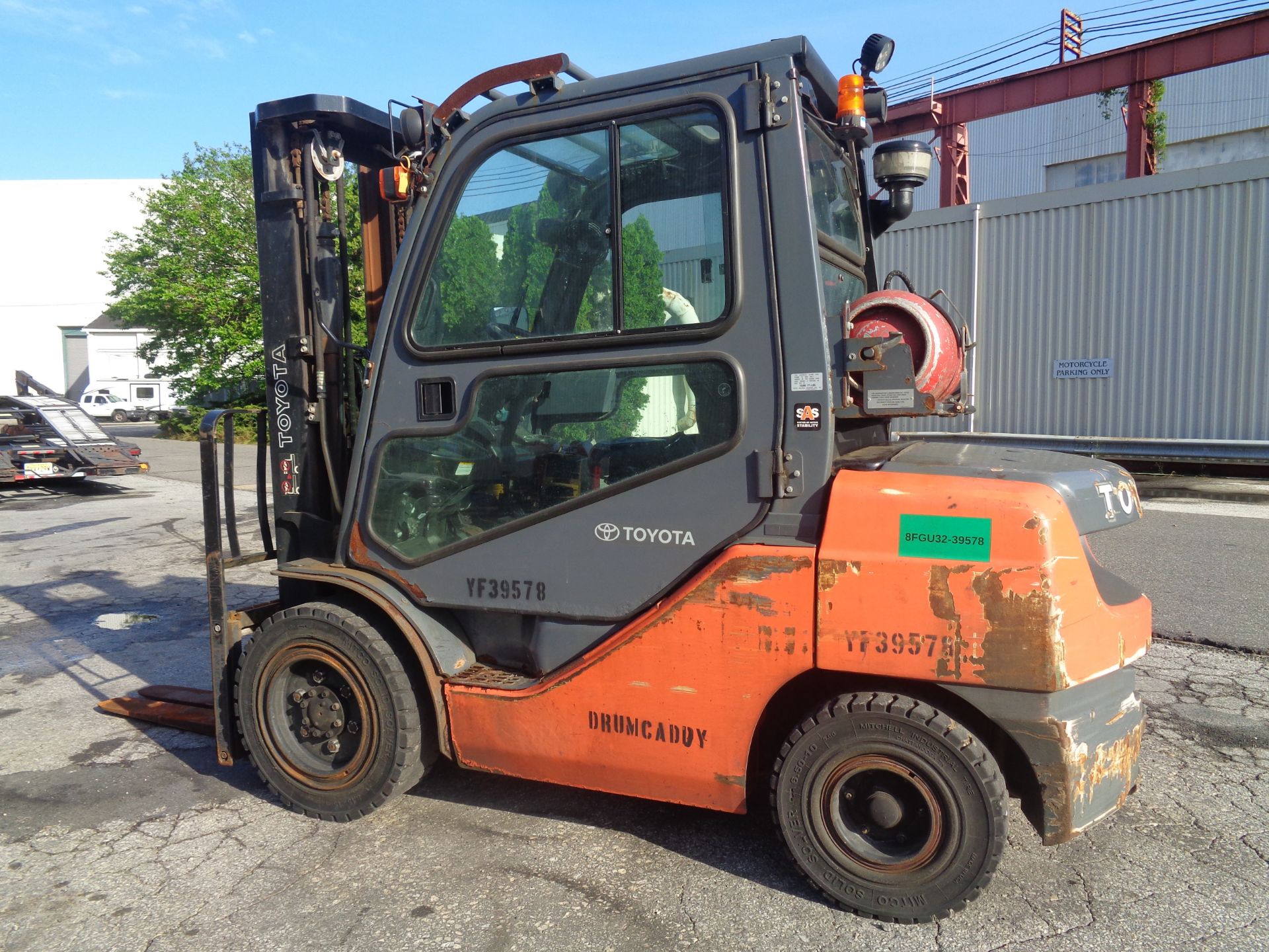 2014 Toyota 8FGU30 6,000lb Forklift - Image 4 of 17