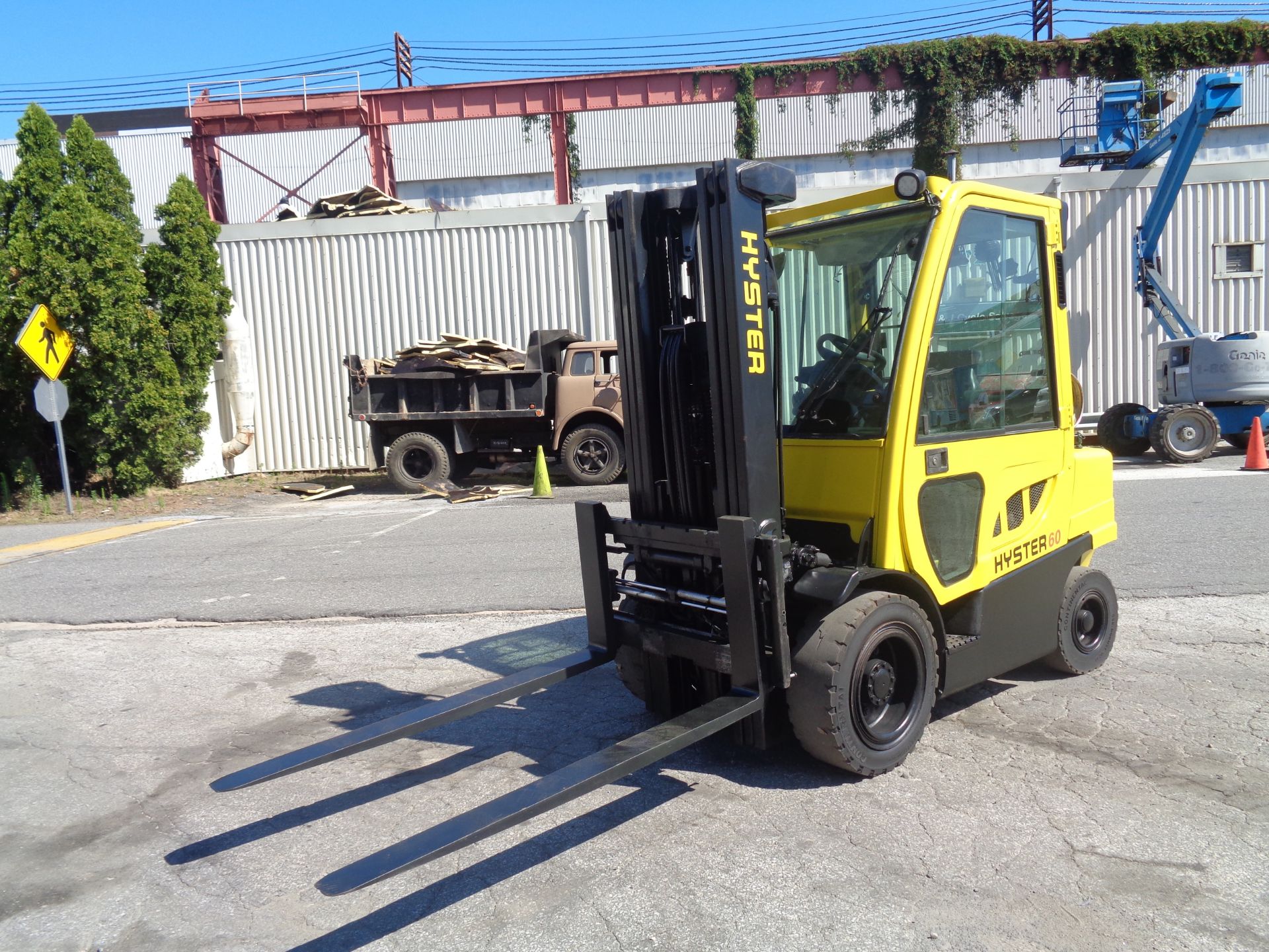 2015 Hyster H60FT 6,000lb Forklift - Image 6 of 13