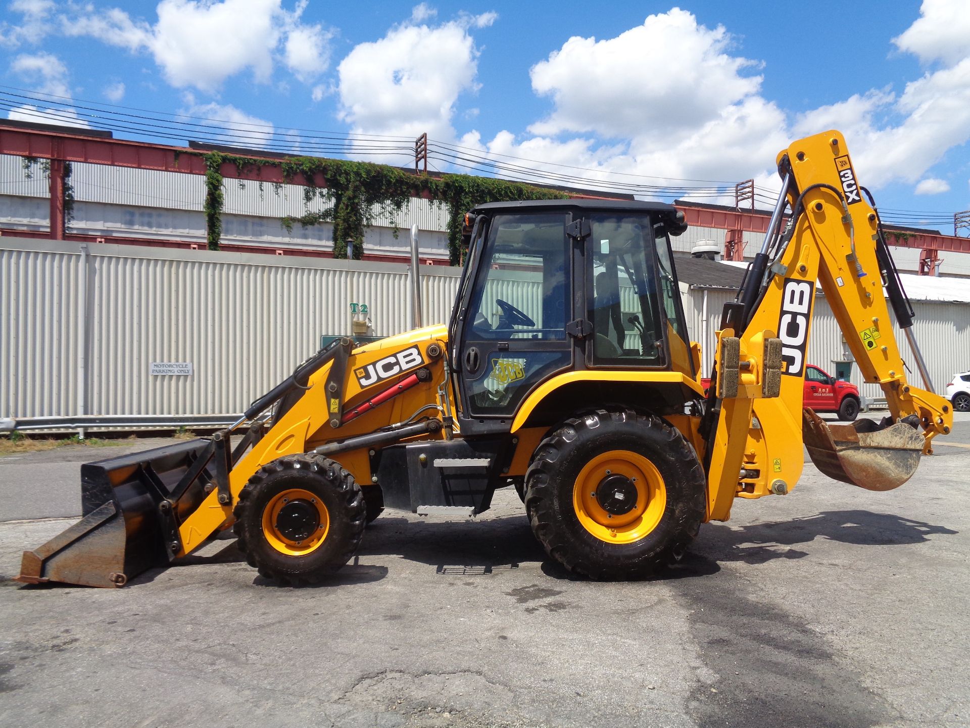 2018 JCB 3CXT 4x4 Backhoe - Only 161 Hours