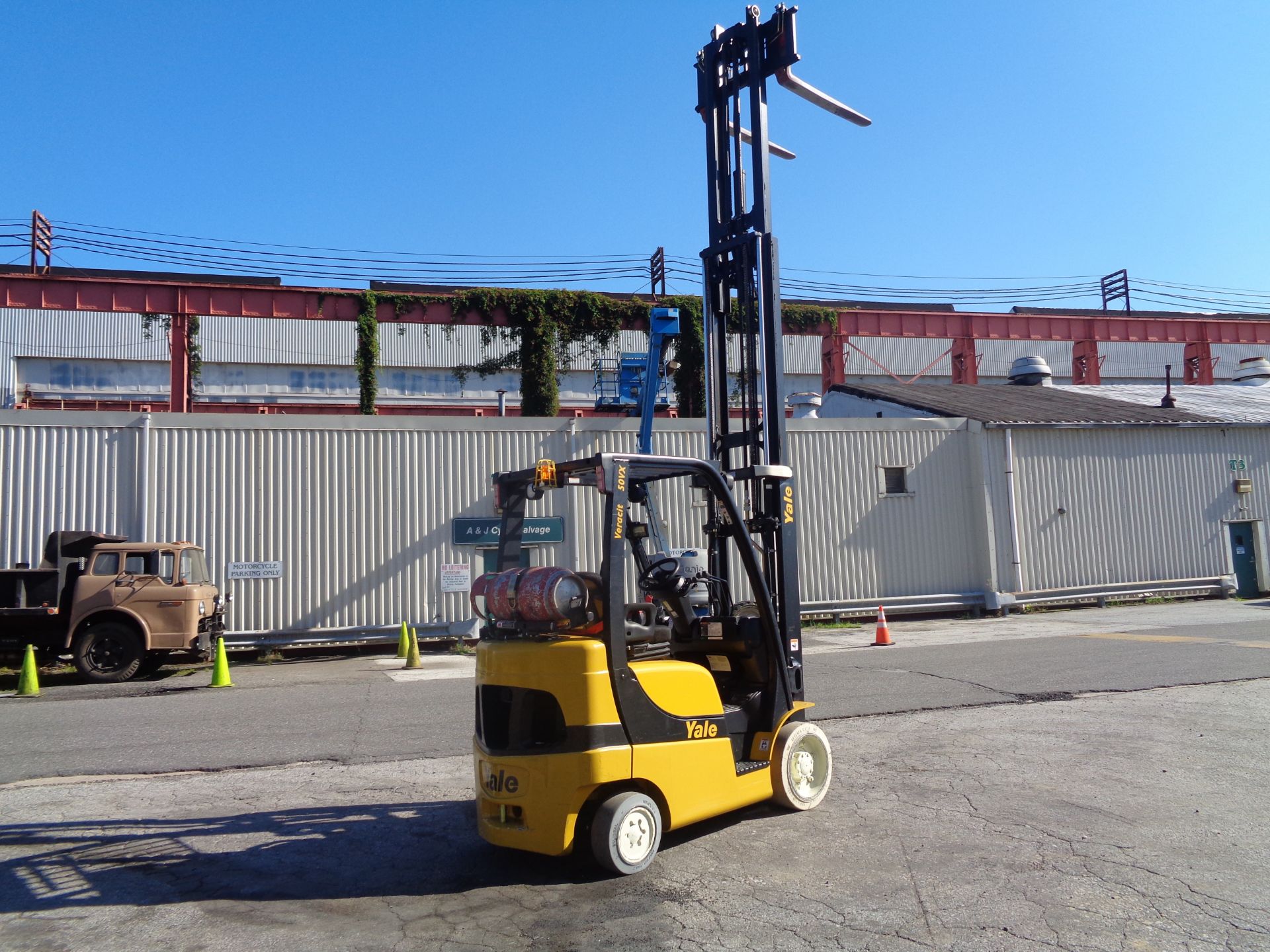 2011 Yale GLC050VXNVSE085 5,000 lb Forklift - Image 8 of 13