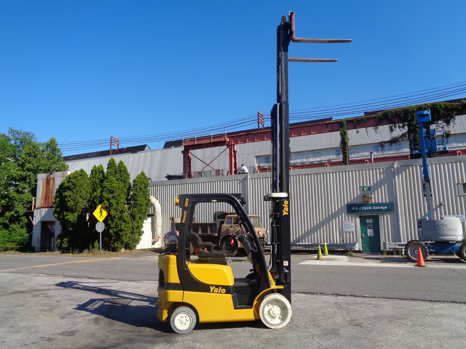 2011 Yale GLC050VXNVSE085 5,000 lb Forklift - Image 6 of 13