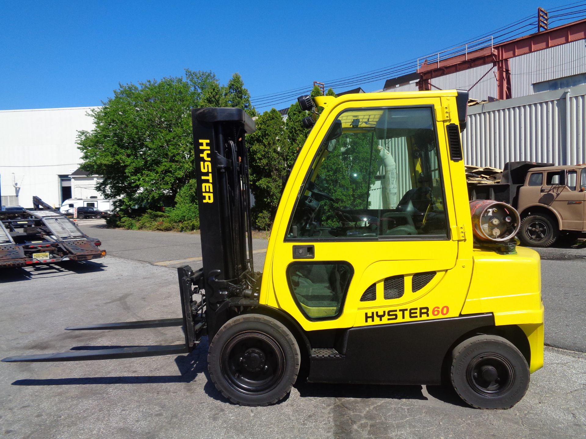 2015 Hyster H60FT 6,000lb Forklift - Image 2 of 13