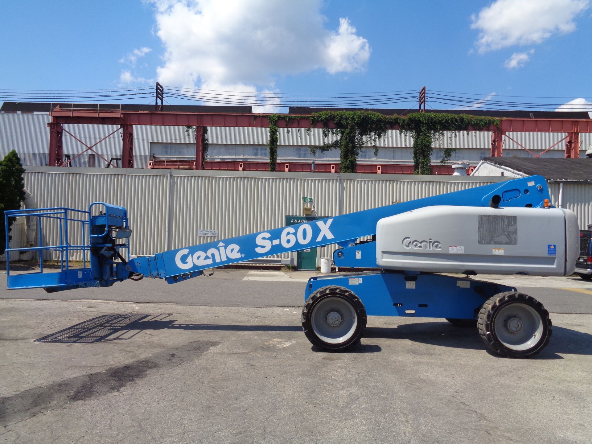 2012 Genie S60 60ft Boom Lift - Image 8 of 18