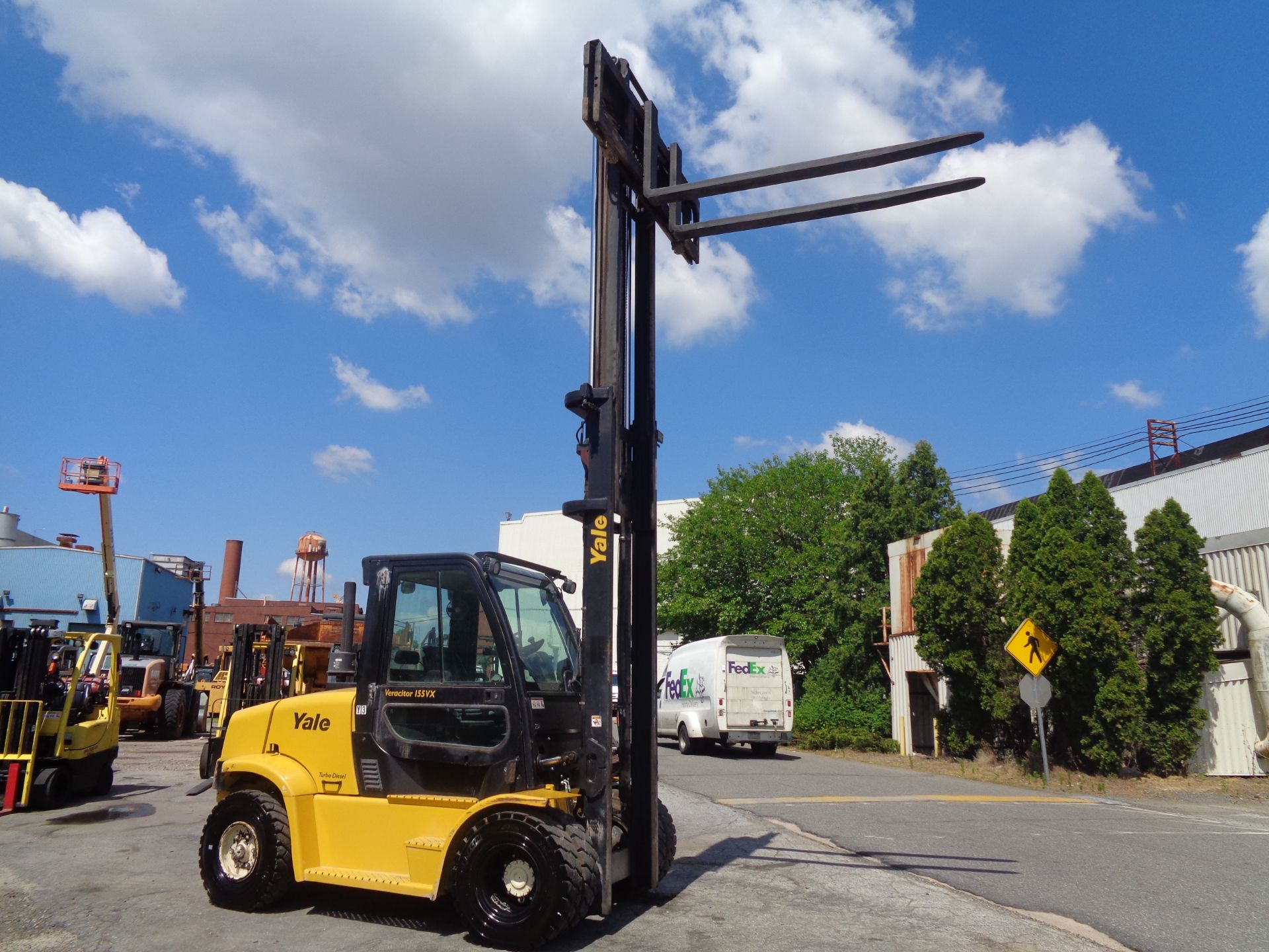 2016 Yale GDP155VXNTBV148 15,500 lb Forklift - Image 8 of 17