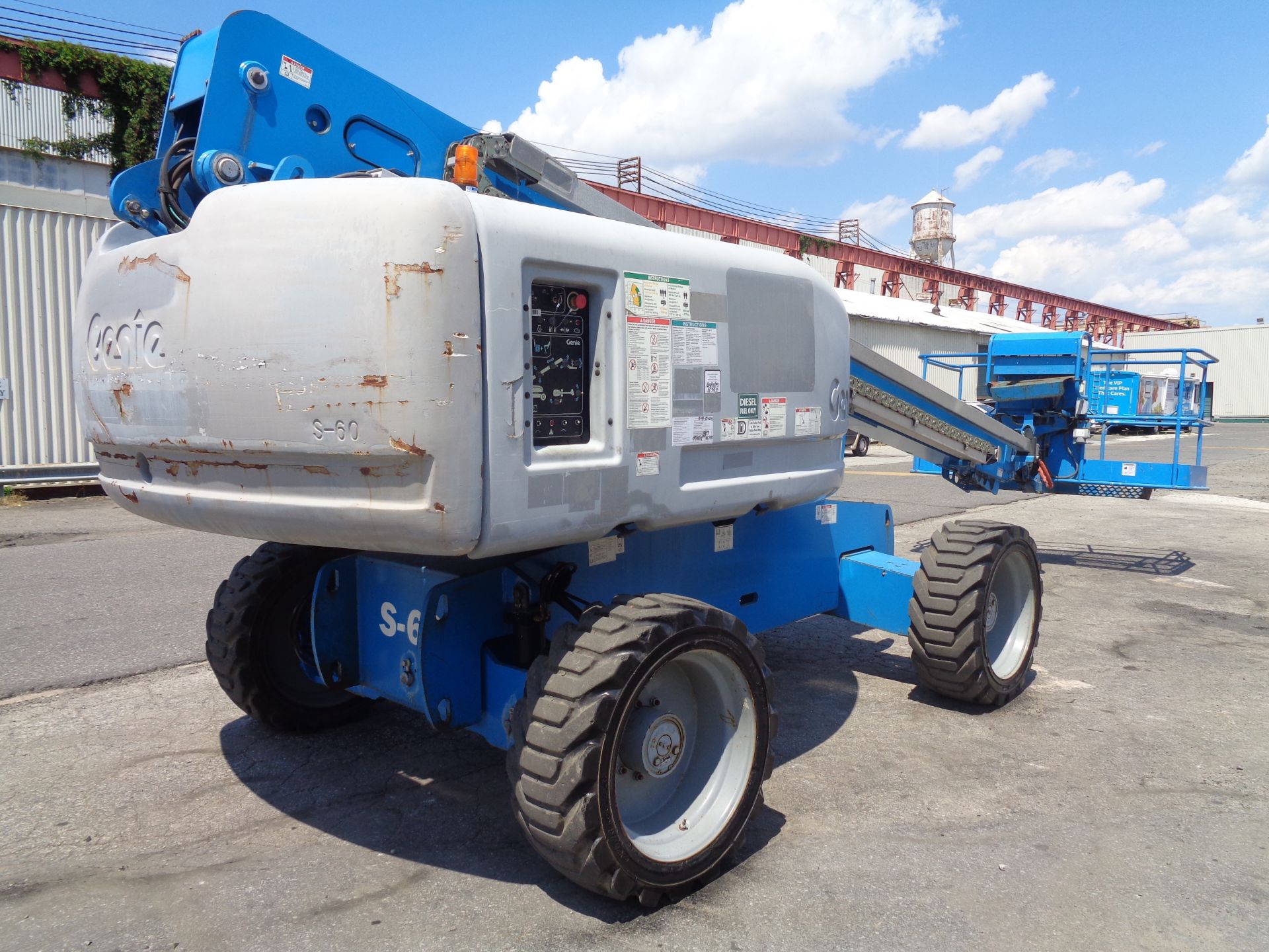 2012 Genie S60 60ft Boom Lift - Image 3 of 18