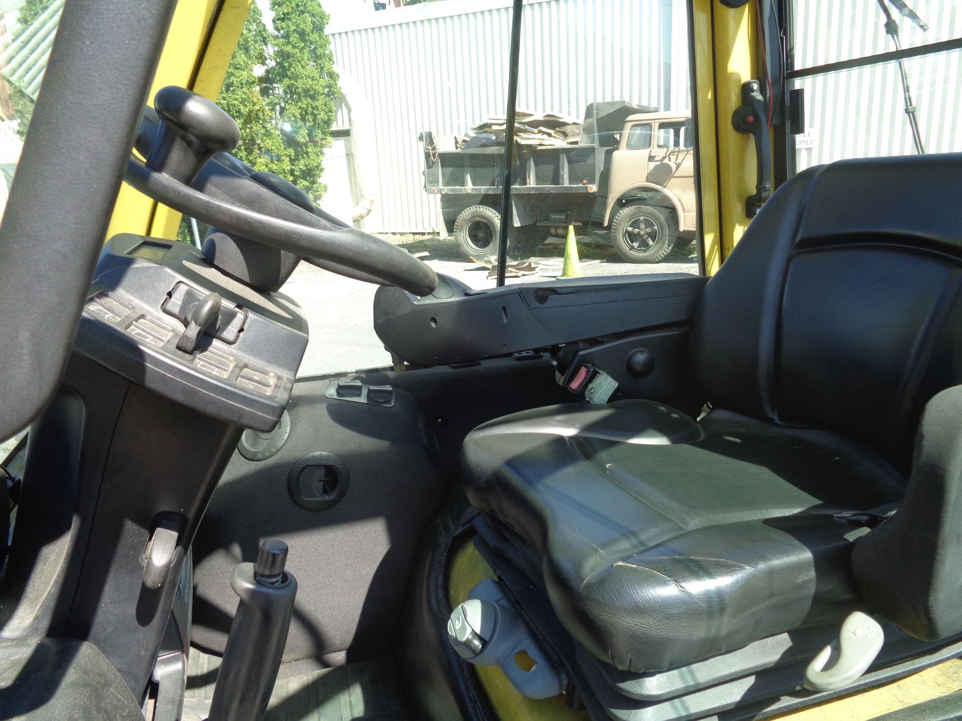 2015 Hyster H60FT 6,000lb Forklift - Image 10 of 13