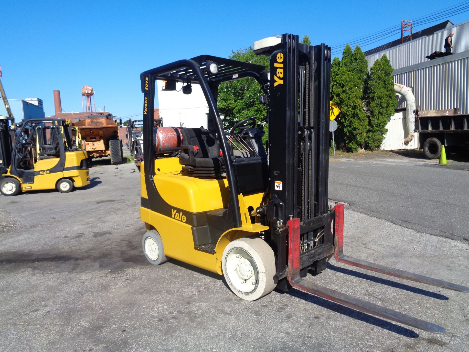 2011 Yale GLC050VXNVSE085 5,000 lb Forklift - Image 3 of 13