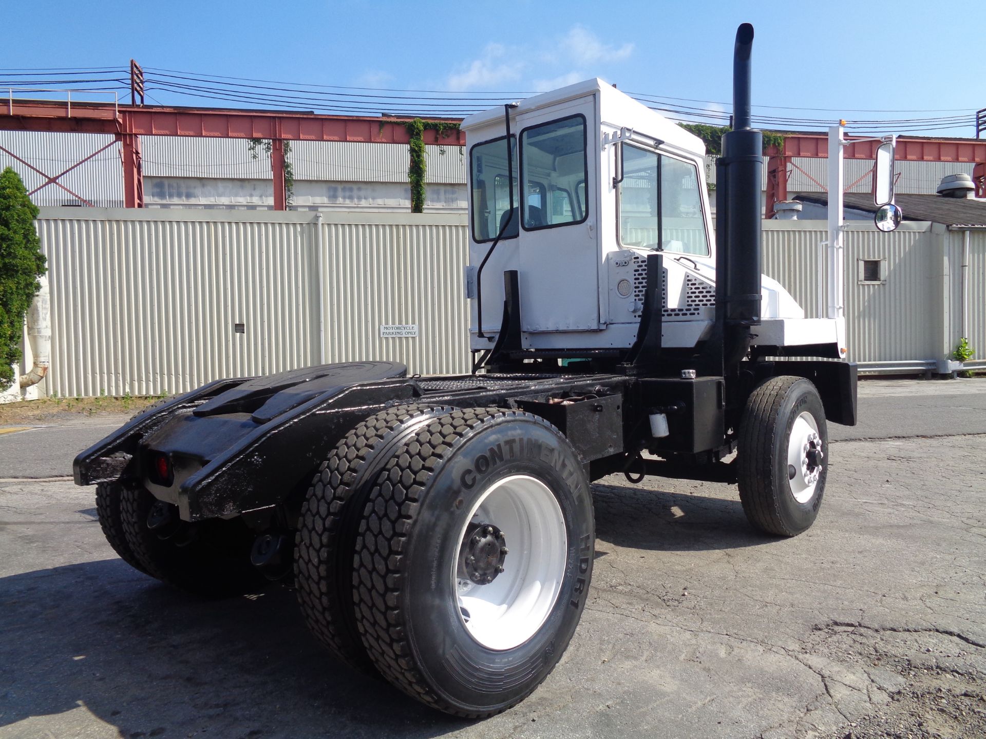 2002 Capacity TJ5000 Jockey Truck - Image 10 of 10