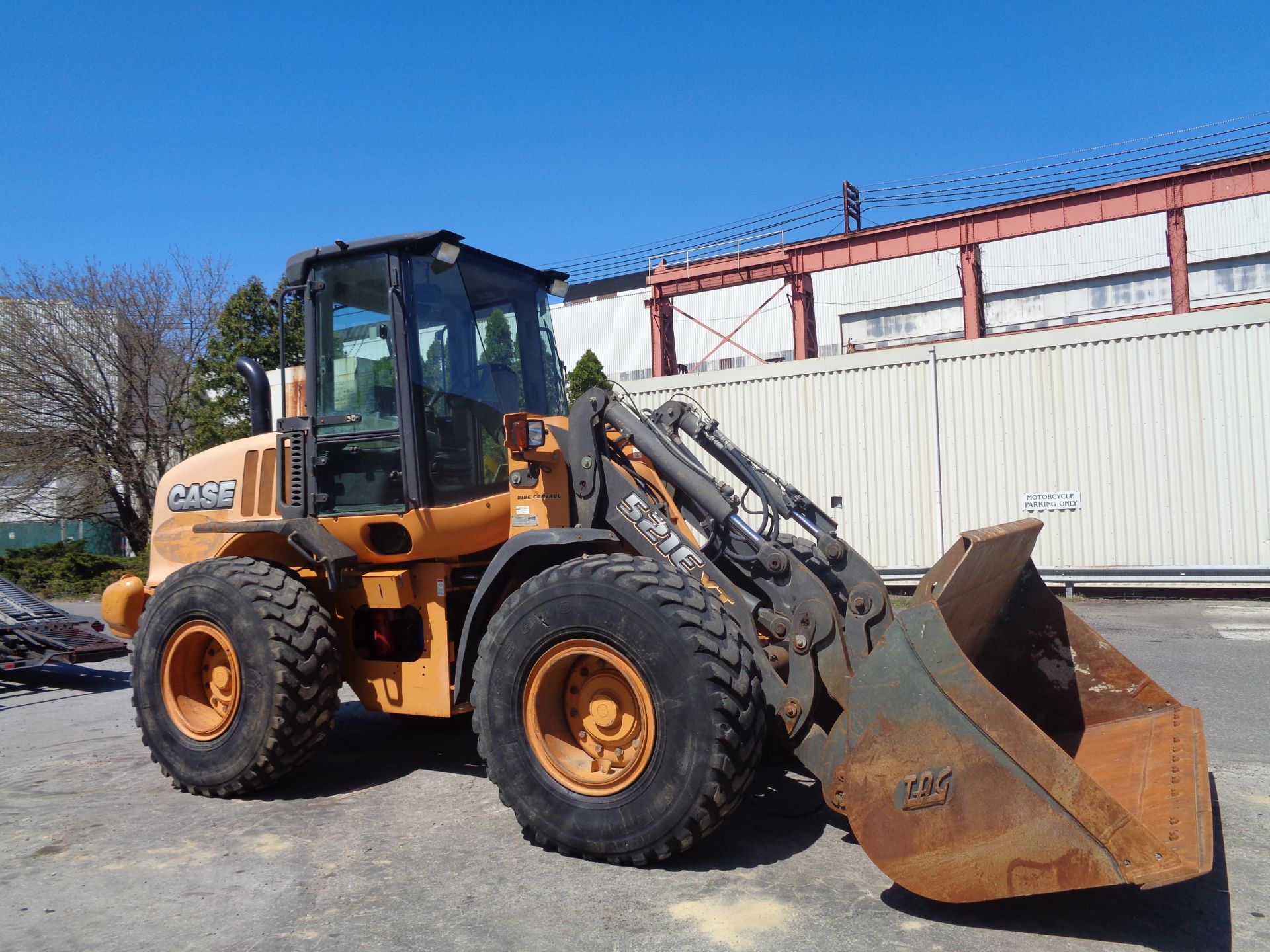 2013 Case 512E Wheel Loader - Image 4 of 11