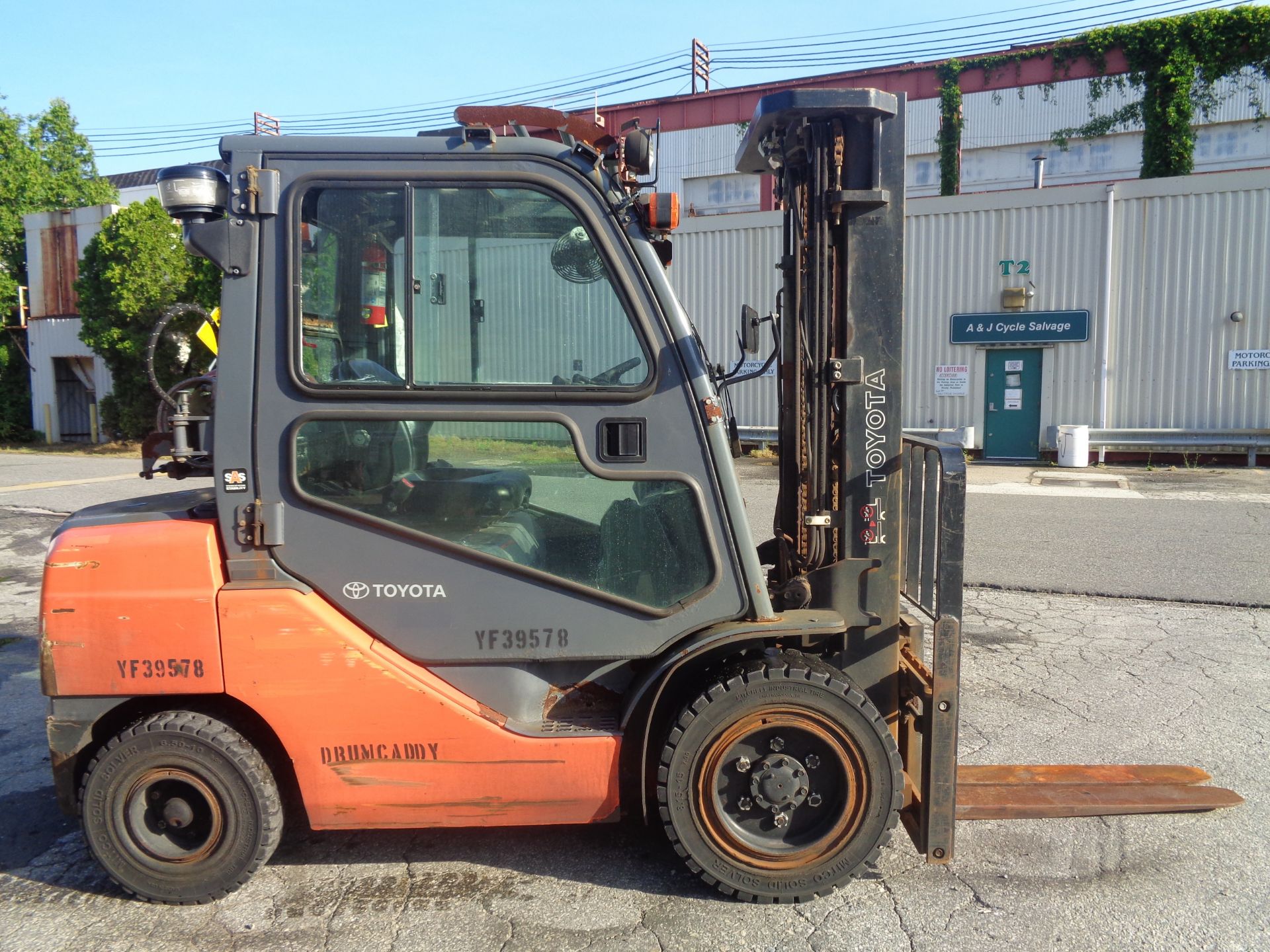 2014 Toyota 8FGU30 6,000lb Forklift - Image 5 of 17