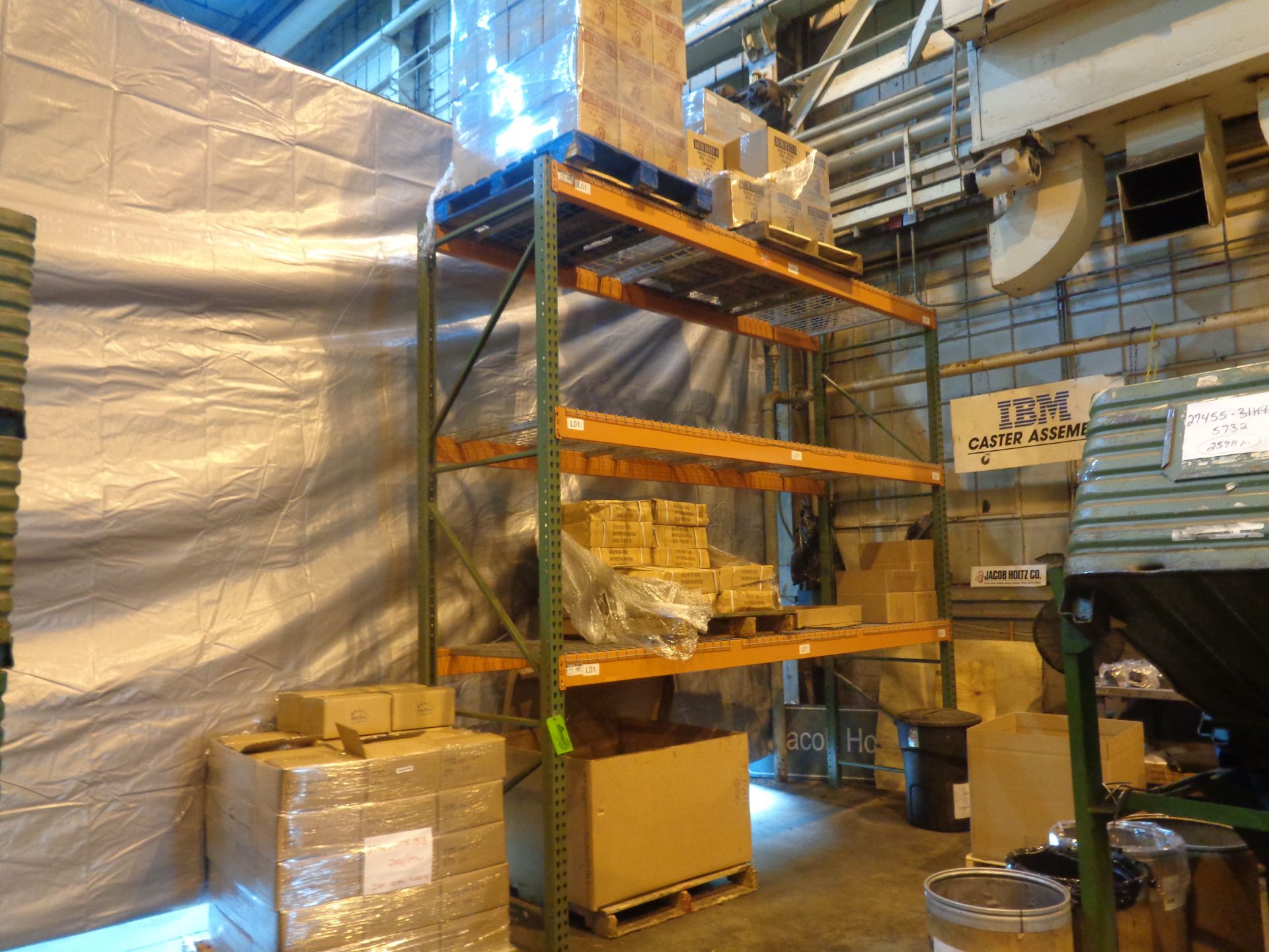 Pallet Racking Lot