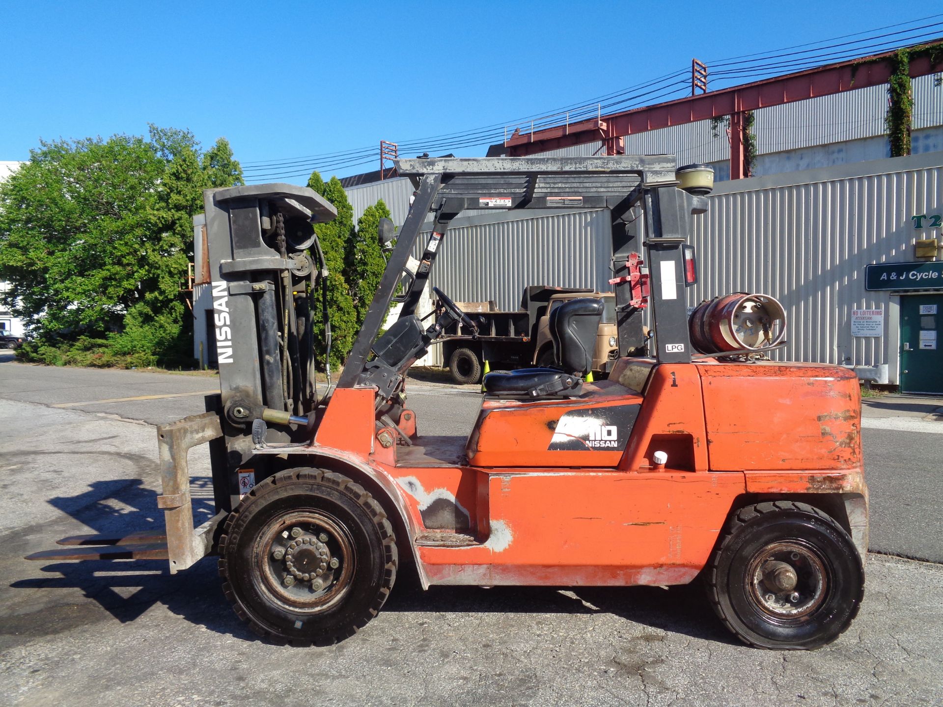 Nissan F04B50V 11,000 lbs Forklift - Image 6 of 10