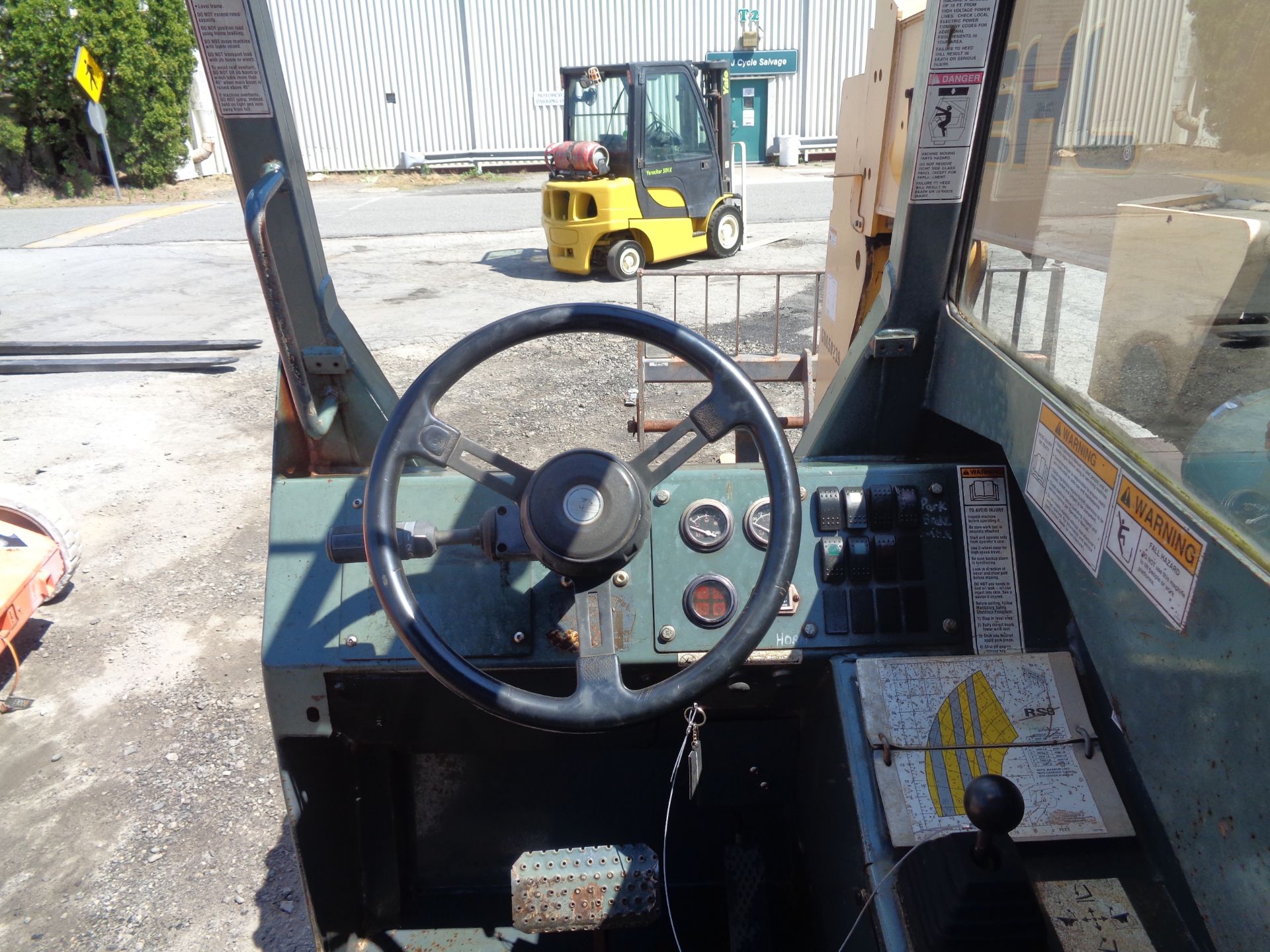 Gehl RS8-42 8,000lb Telecopic Forklift - Image 14 of 14