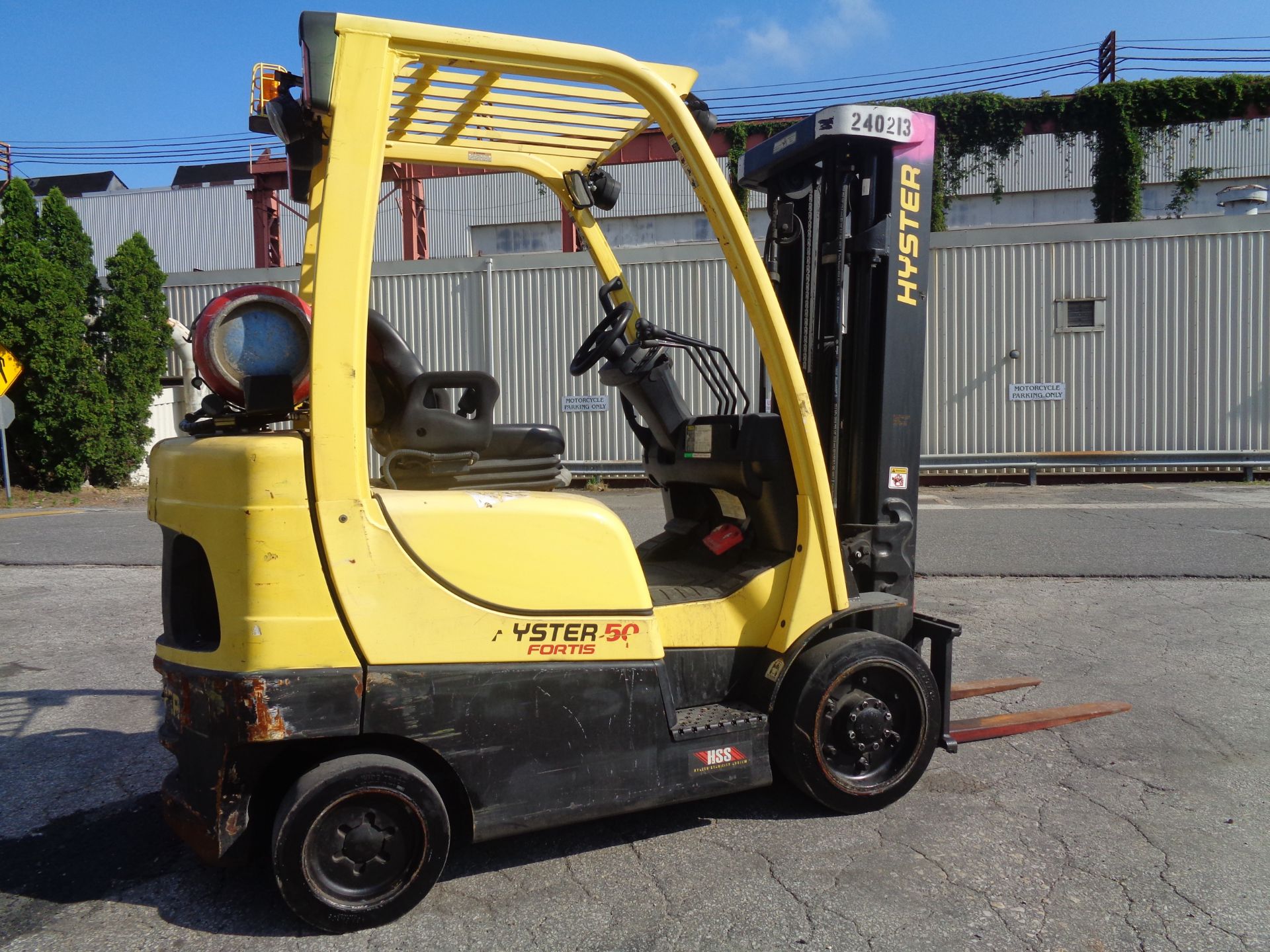 2015 Hyster S50FT 5,000 lb Forklift - Image 7 of 17