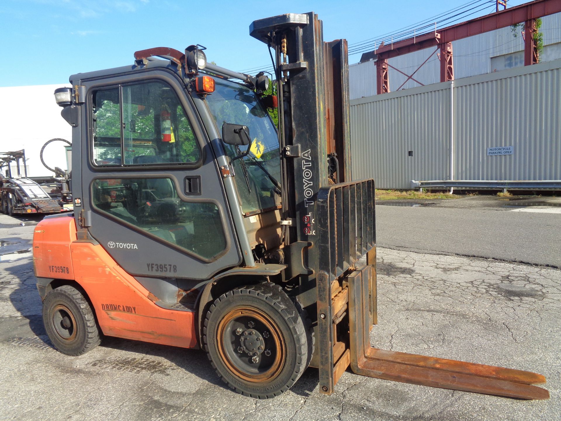 2014 Toyota 8FGU30 6,000lb Forklift - Image 8 of 17