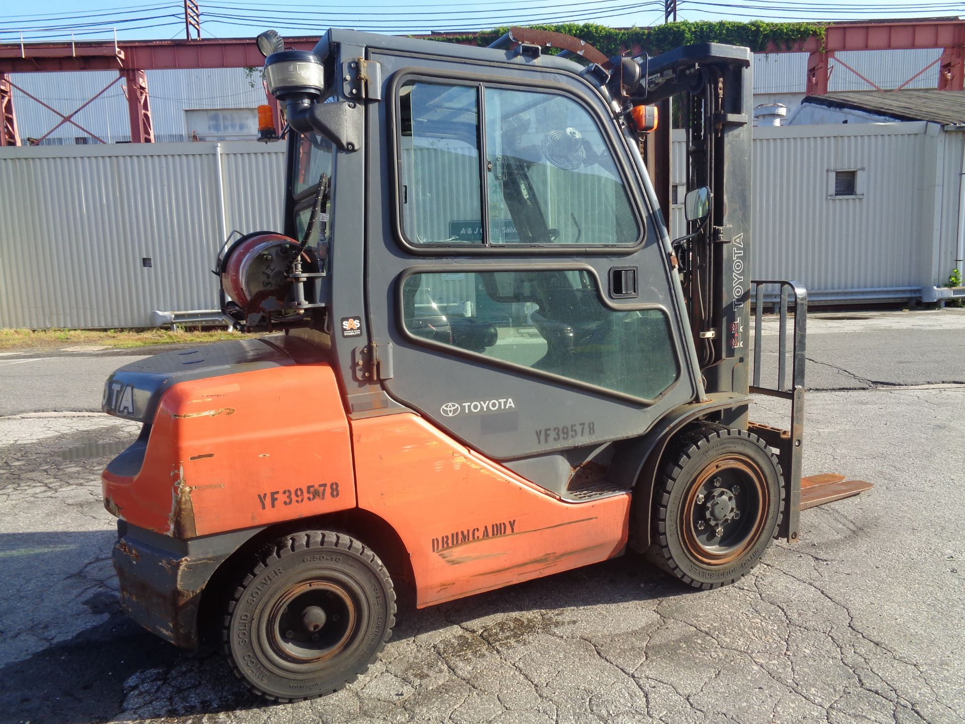 2014 Toyota 8FGU30 6,000lb Forklift - Image 7 of 17