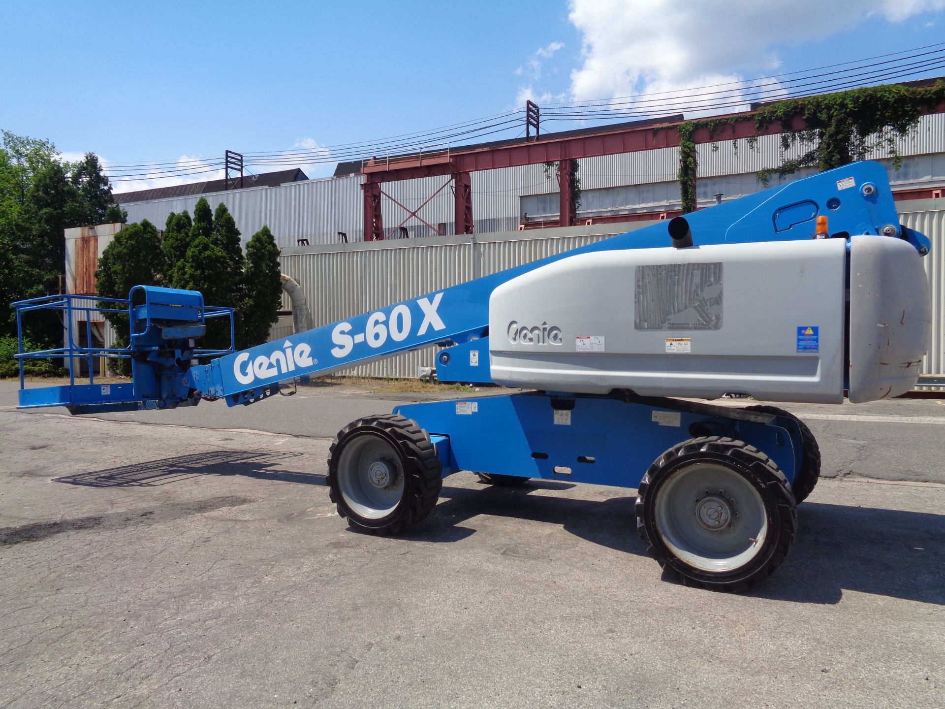 2012 Genie S60 60ft Boom Lift - Image 9 of 18