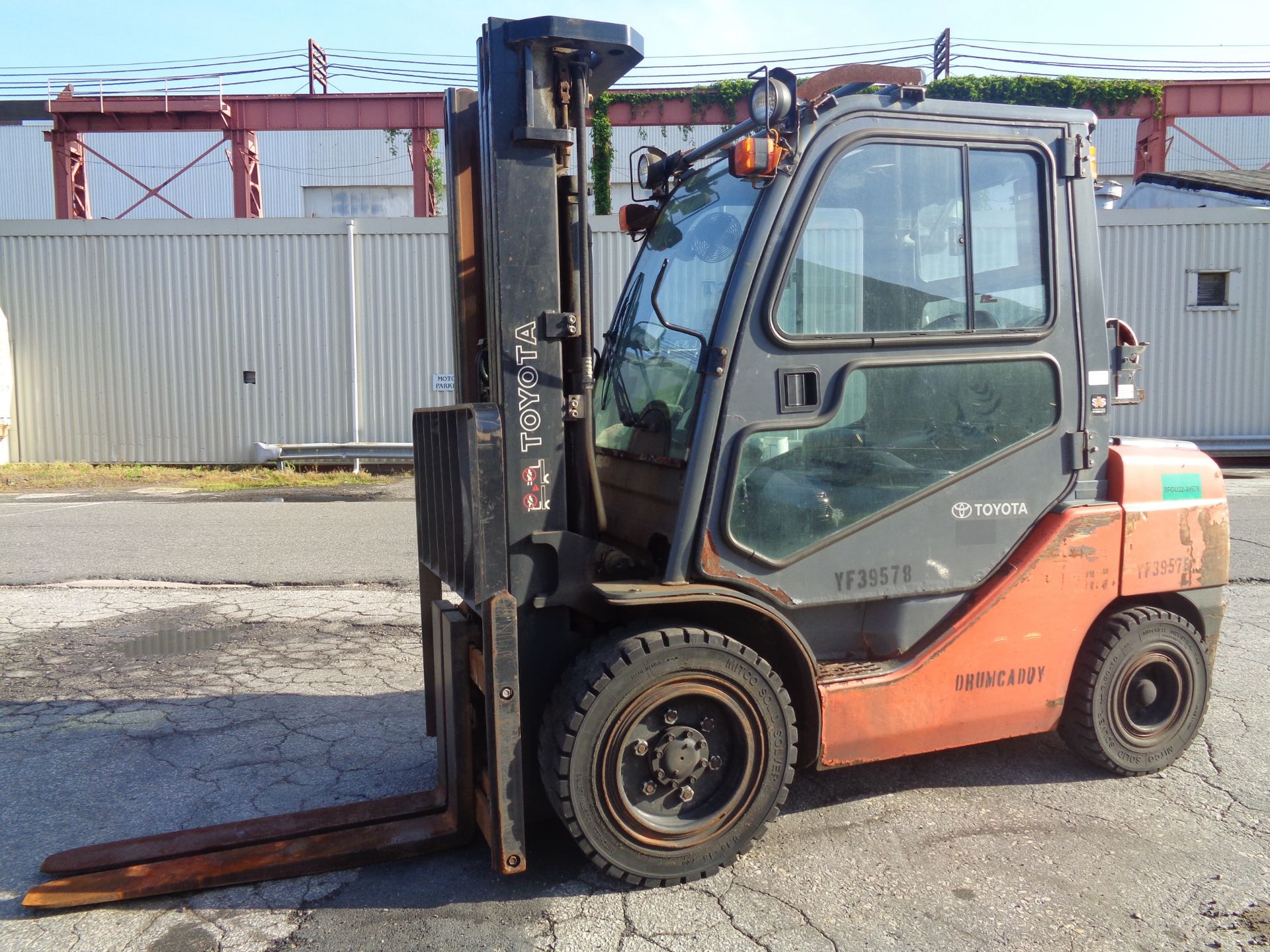 2014 Toyota 8FGU30 6,000lb Forklift - Image 3 of 17