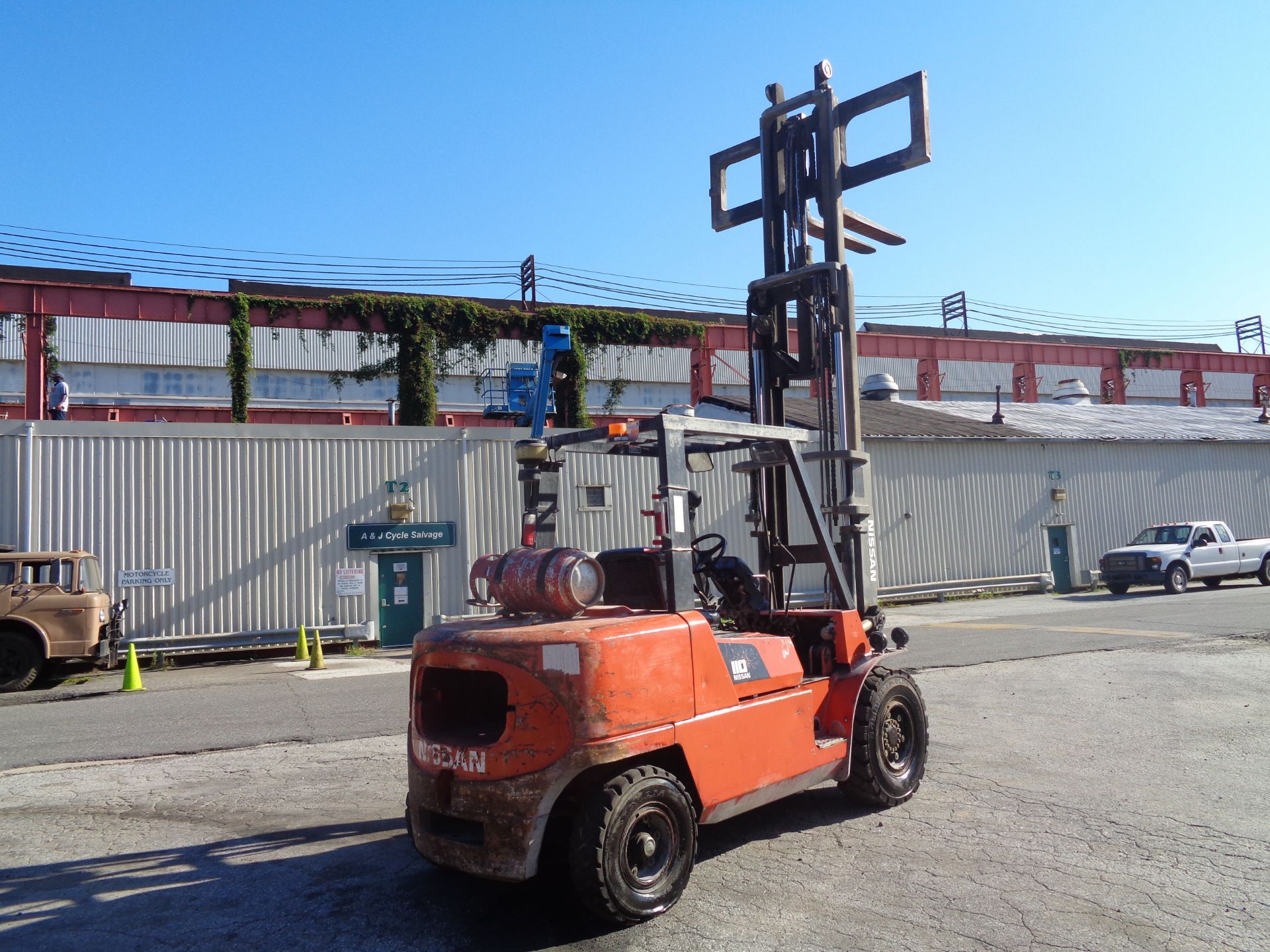 Nissan F04B50V 11,000 lbs Forklift - Image 9 of 10