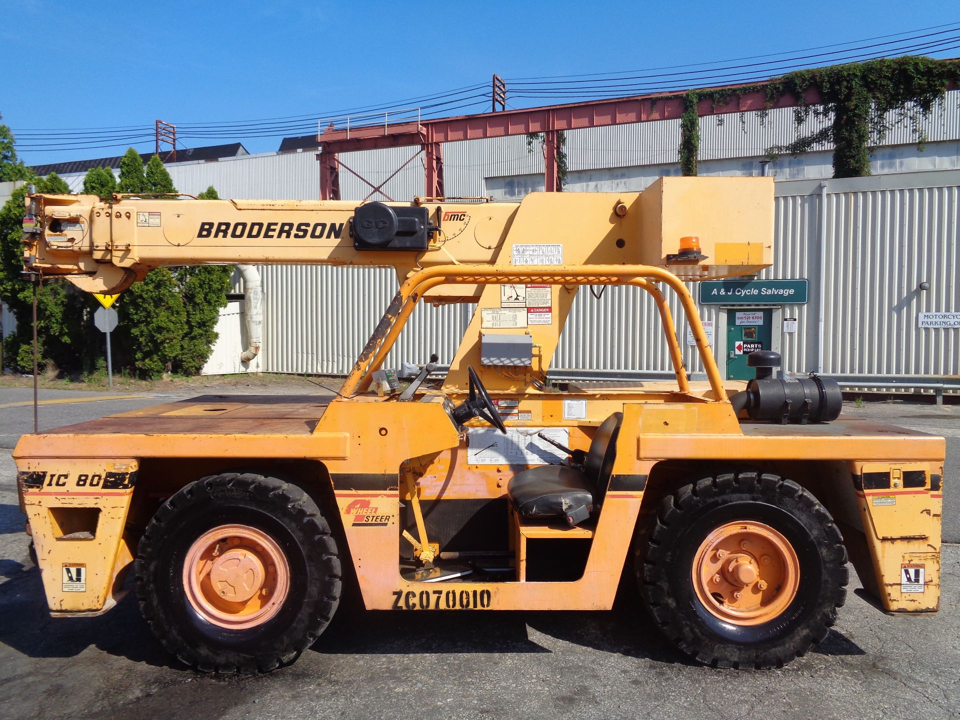 2007 Broderson IC-80-1G 17,000lb Carry Deck Hydraulic Crane