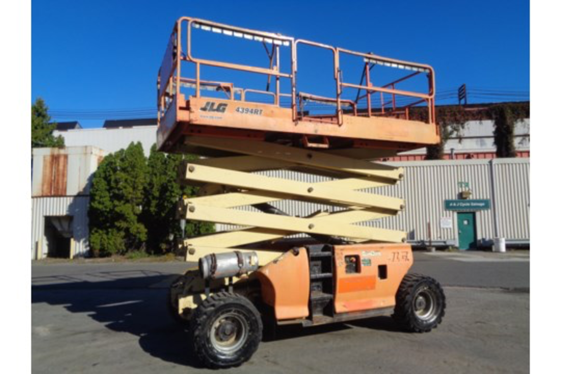 JLG 4394RT 43FT Rough Terrain 4x4 Scissor Lift - Image 2 of 19