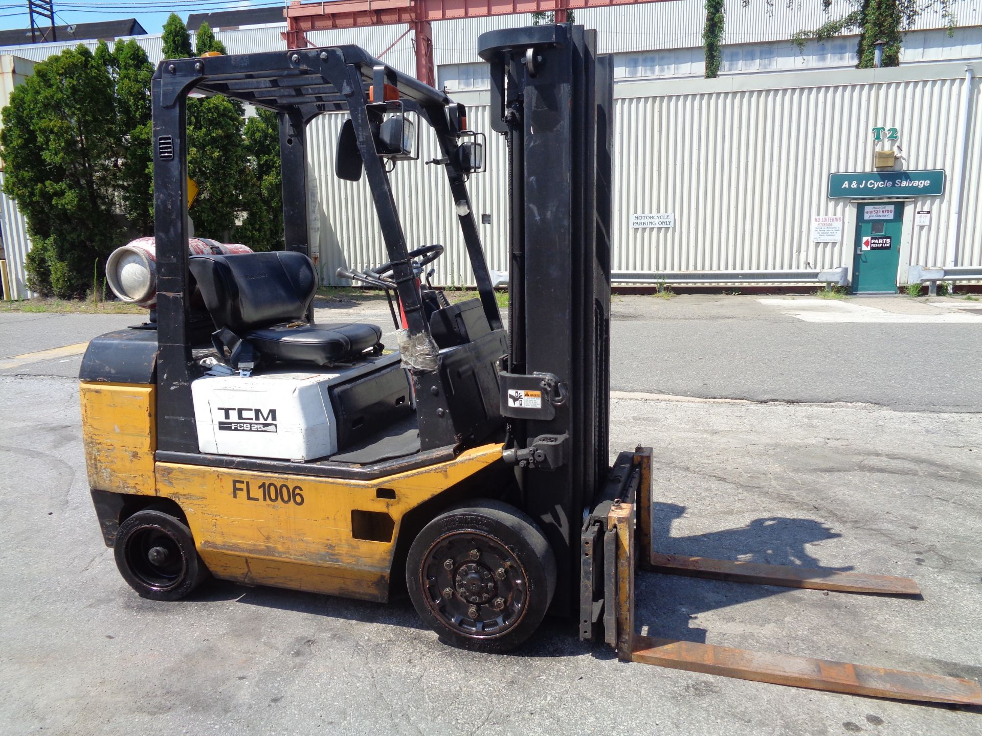 TCM FCG25 5,000lb Forklift - Image 4 of 15