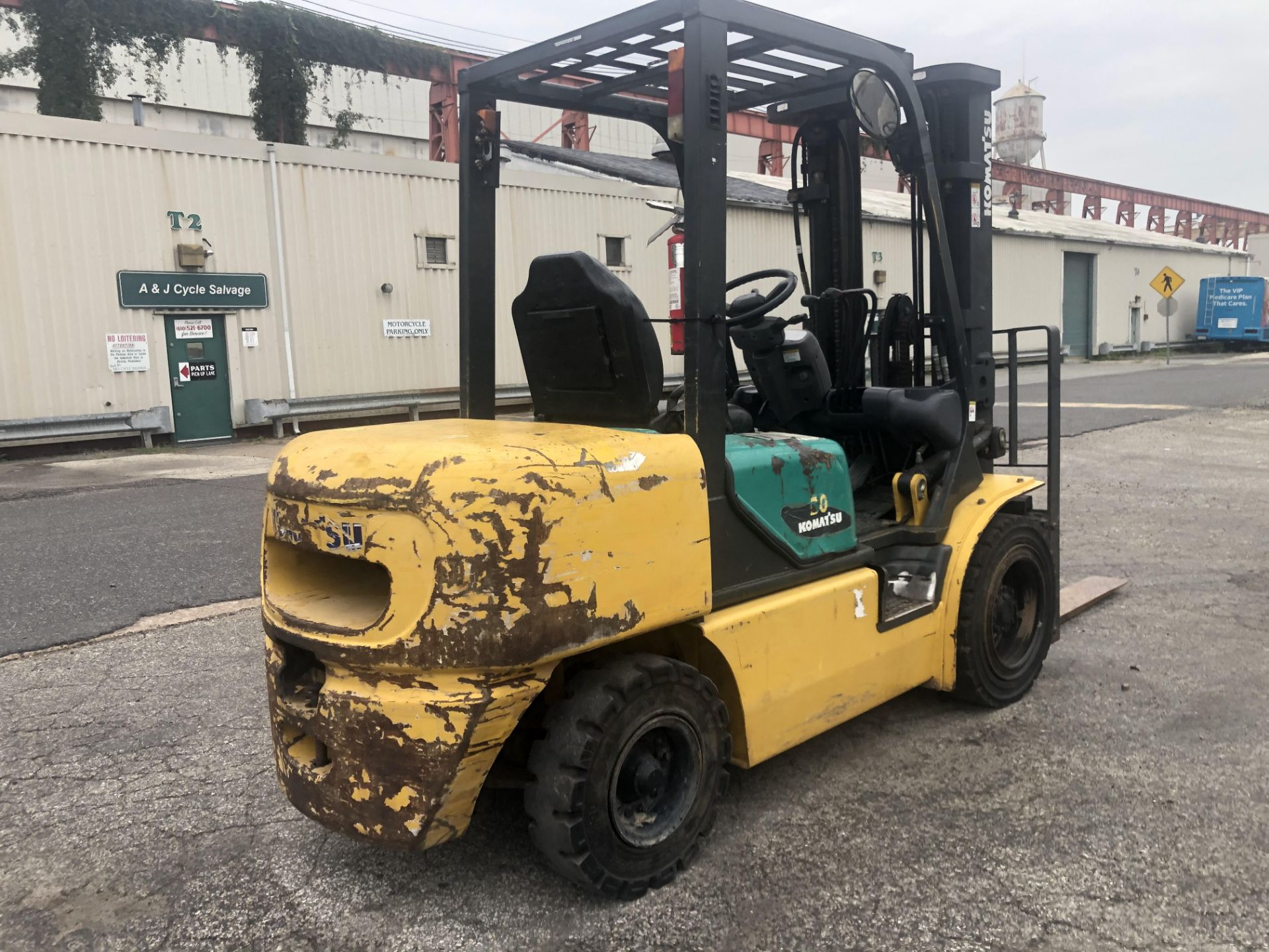 Komatsu FD30T-12 6,000 lbs Forklift - Image 9 of 12