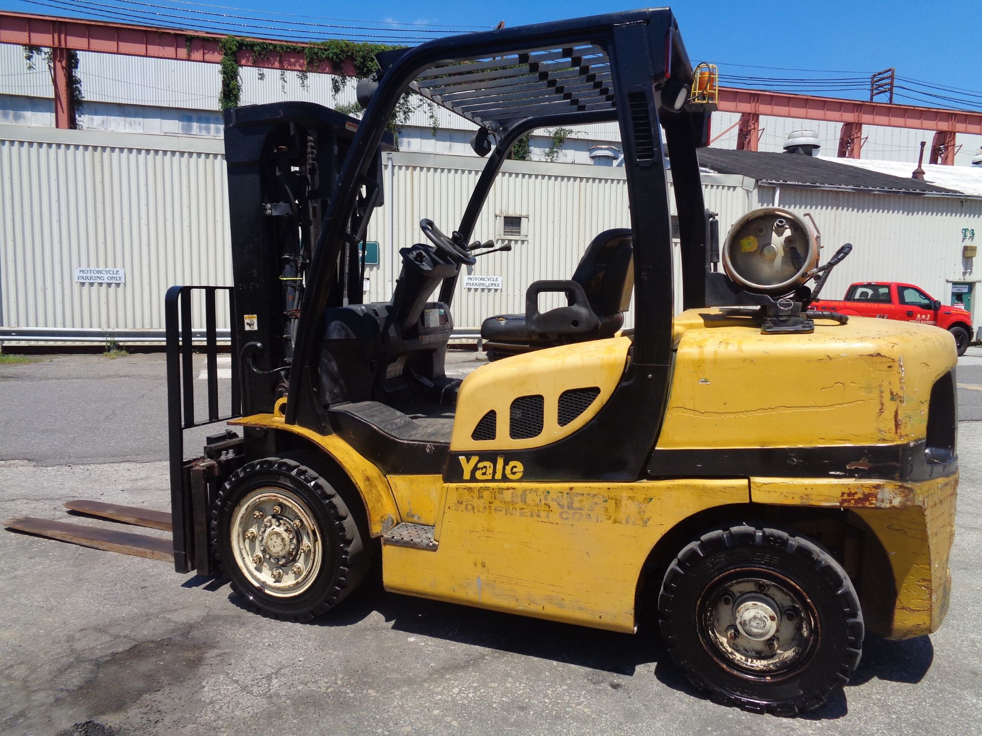 Yale GLP090VXNGSE086 9,000lb Forklift - Image 9 of 18