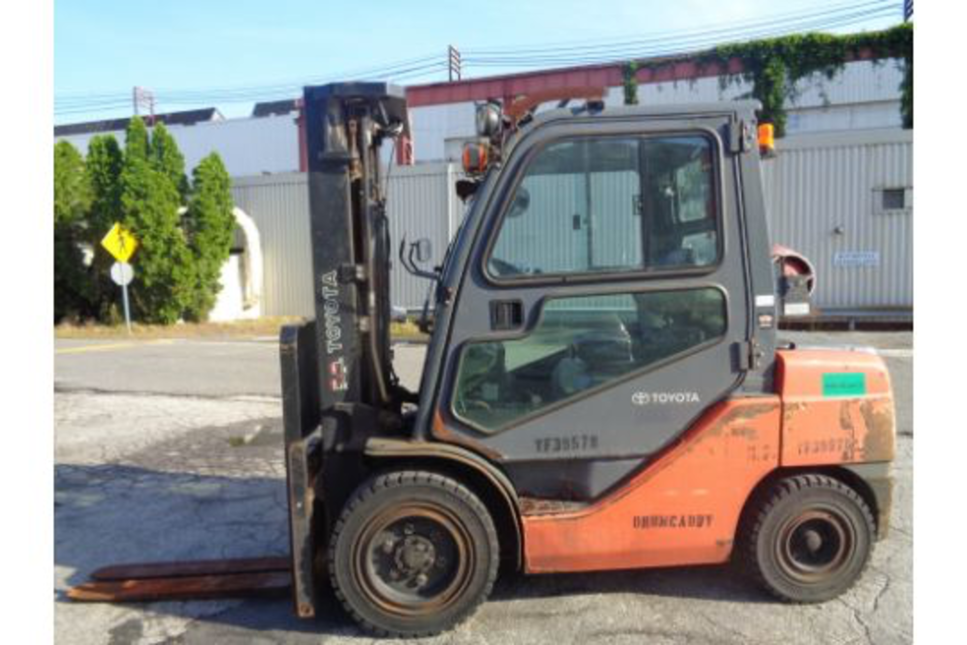 2014 Toyota 8FGU30 6,000lb Forklift