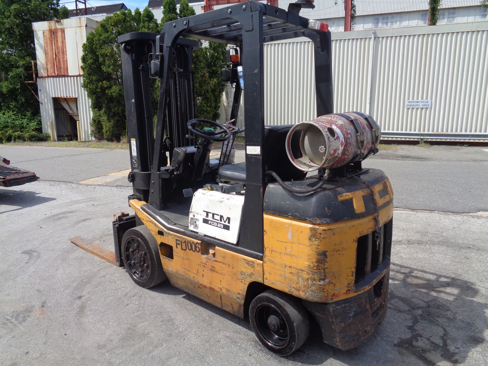 TCM FCG25 5,000lb Forklift - Image 10 of 15