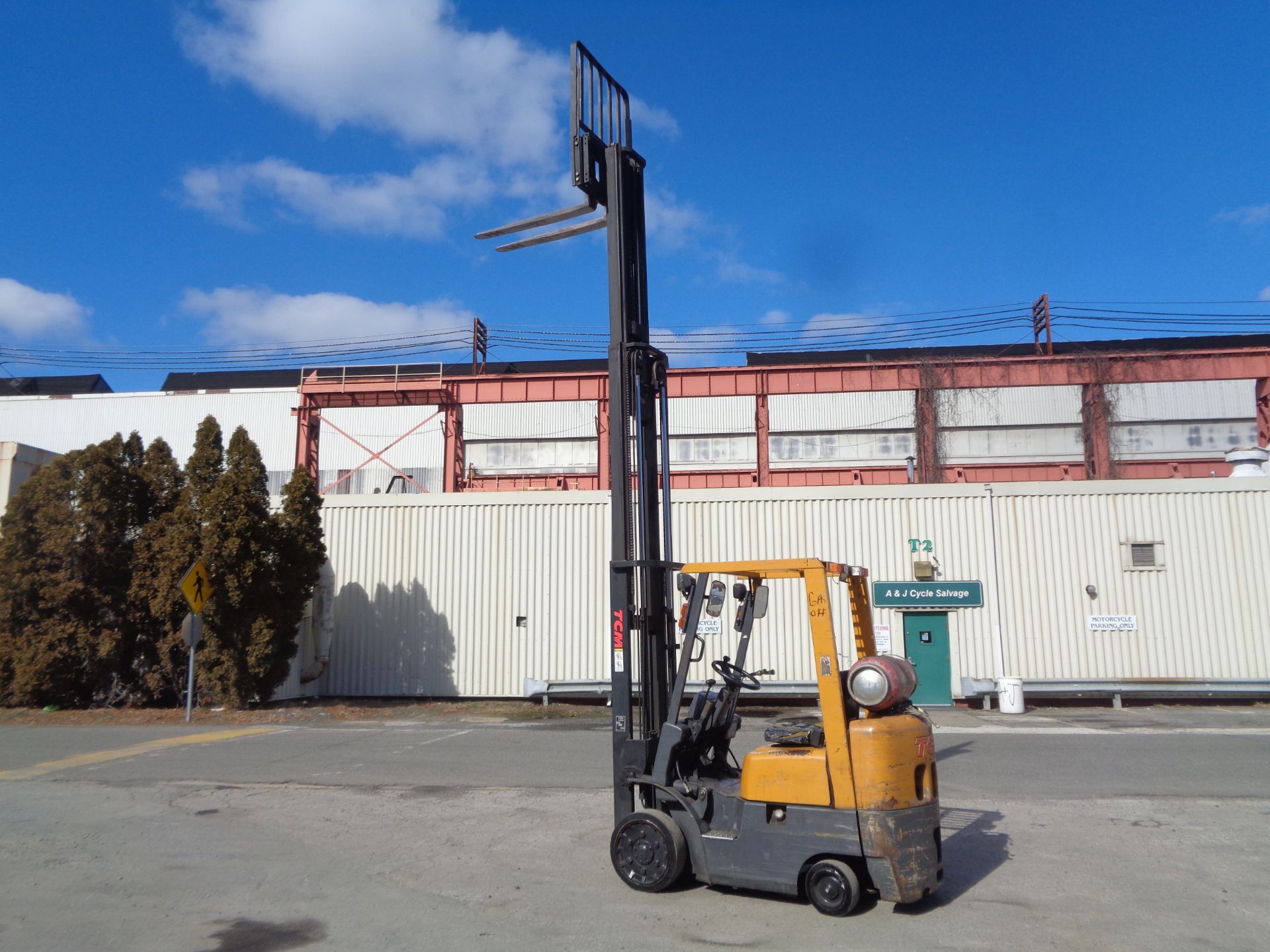 TCM FCG15F9 3,000lb Forklift - Image 13 of 16