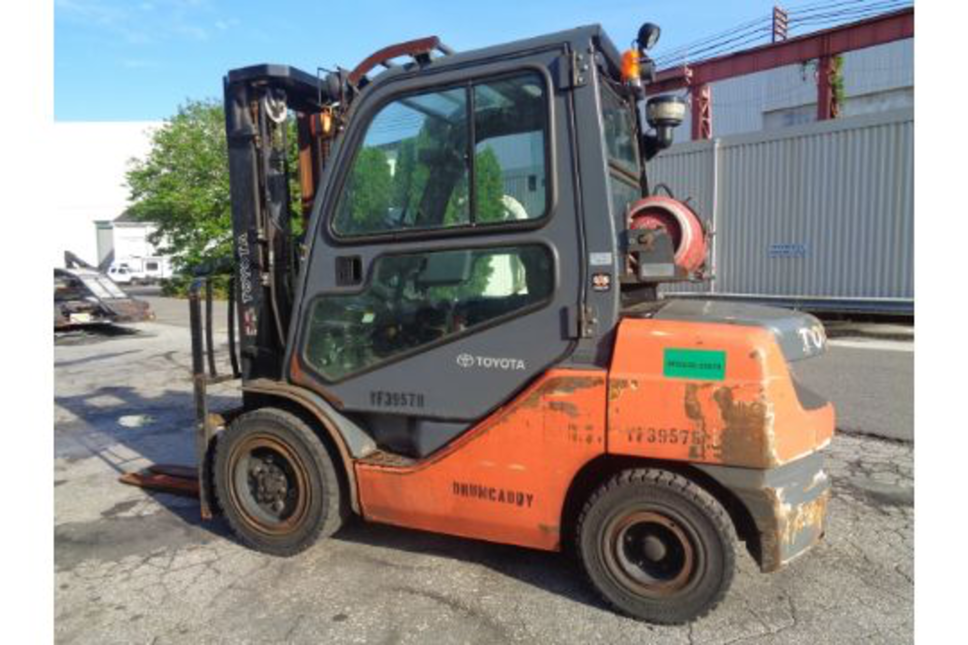 2014 Toyota 8FGU30 6,000lb Forklift - Image 4 of 17