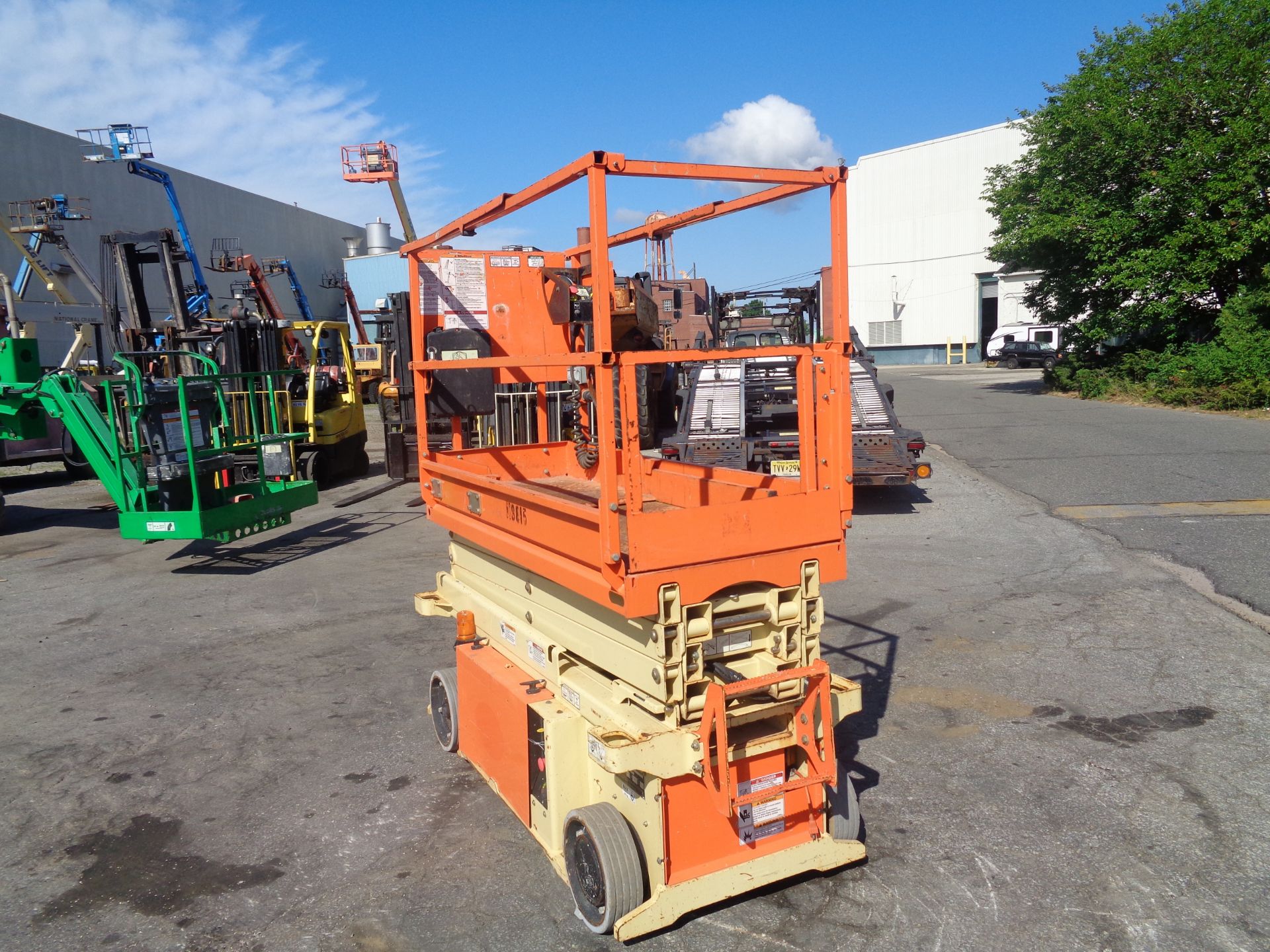 2015 JLG 1932RS 19ft Electric Scissor Lift - Image 2 of 8