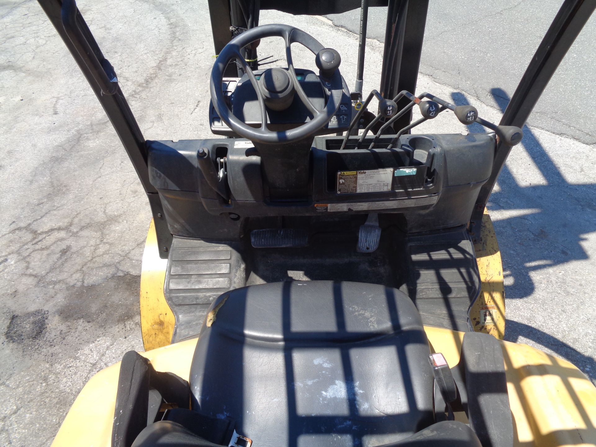 Yale GLP090VXNGSE086 9,000lb Forklift - Image 17 of 18