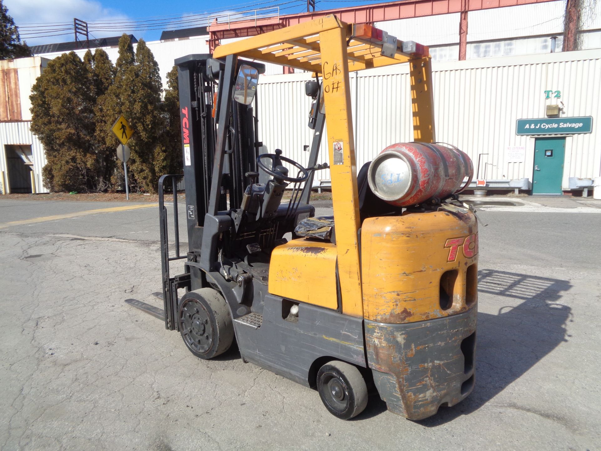 TCM FCG15F9 3,000lb Forklift - Image 8 of 16