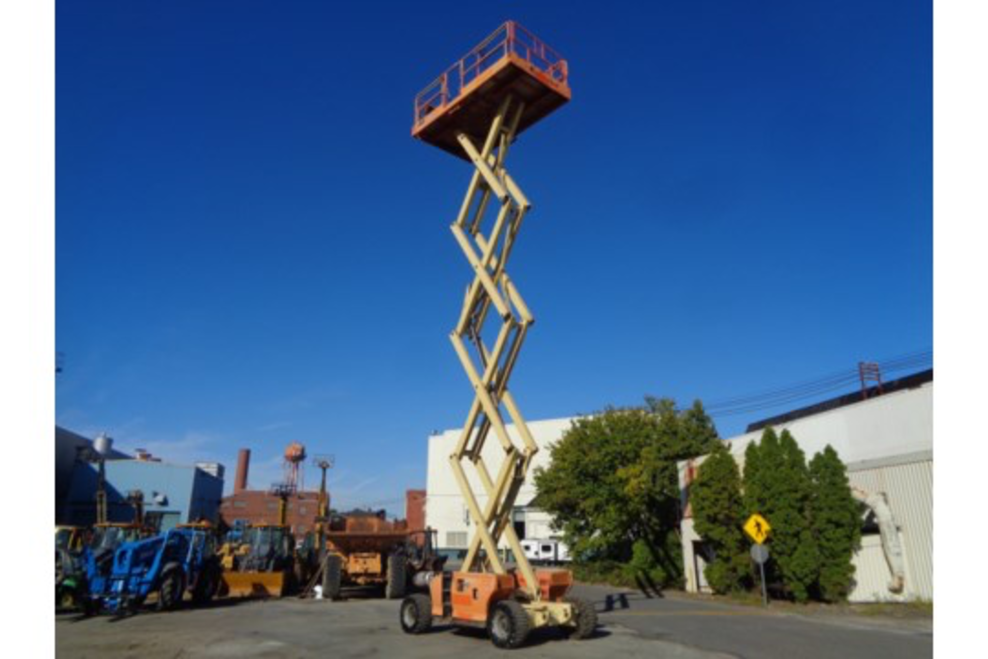 JLG 4394RT 43FT Rough Terrain 4x4 Scissor Lift - Image 19 of 19