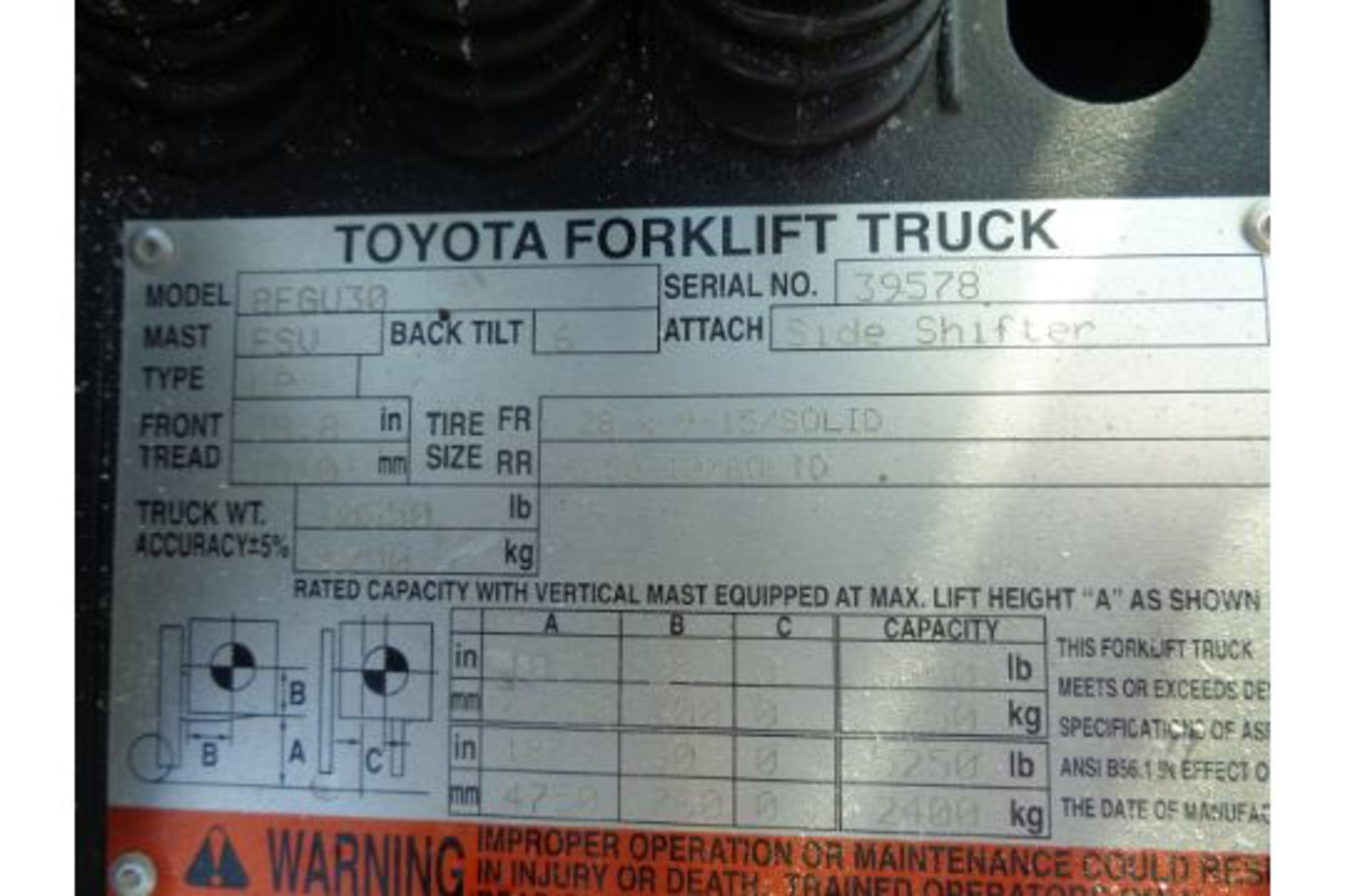 2014 Toyota 8FGU30 6,000lb Forklift - Image 17 of 17