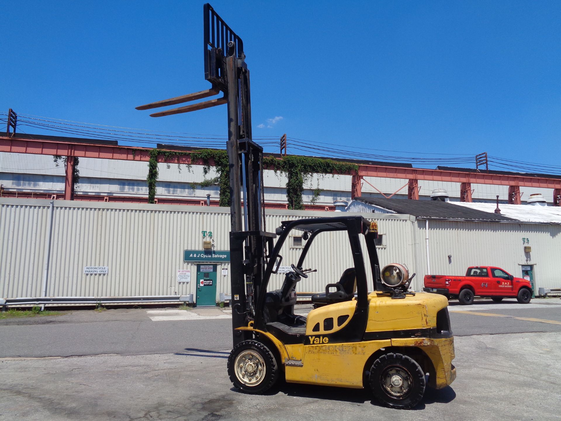 Yale GLP090VXNGSE086 9,000lb Forklift - Image 14 of 18