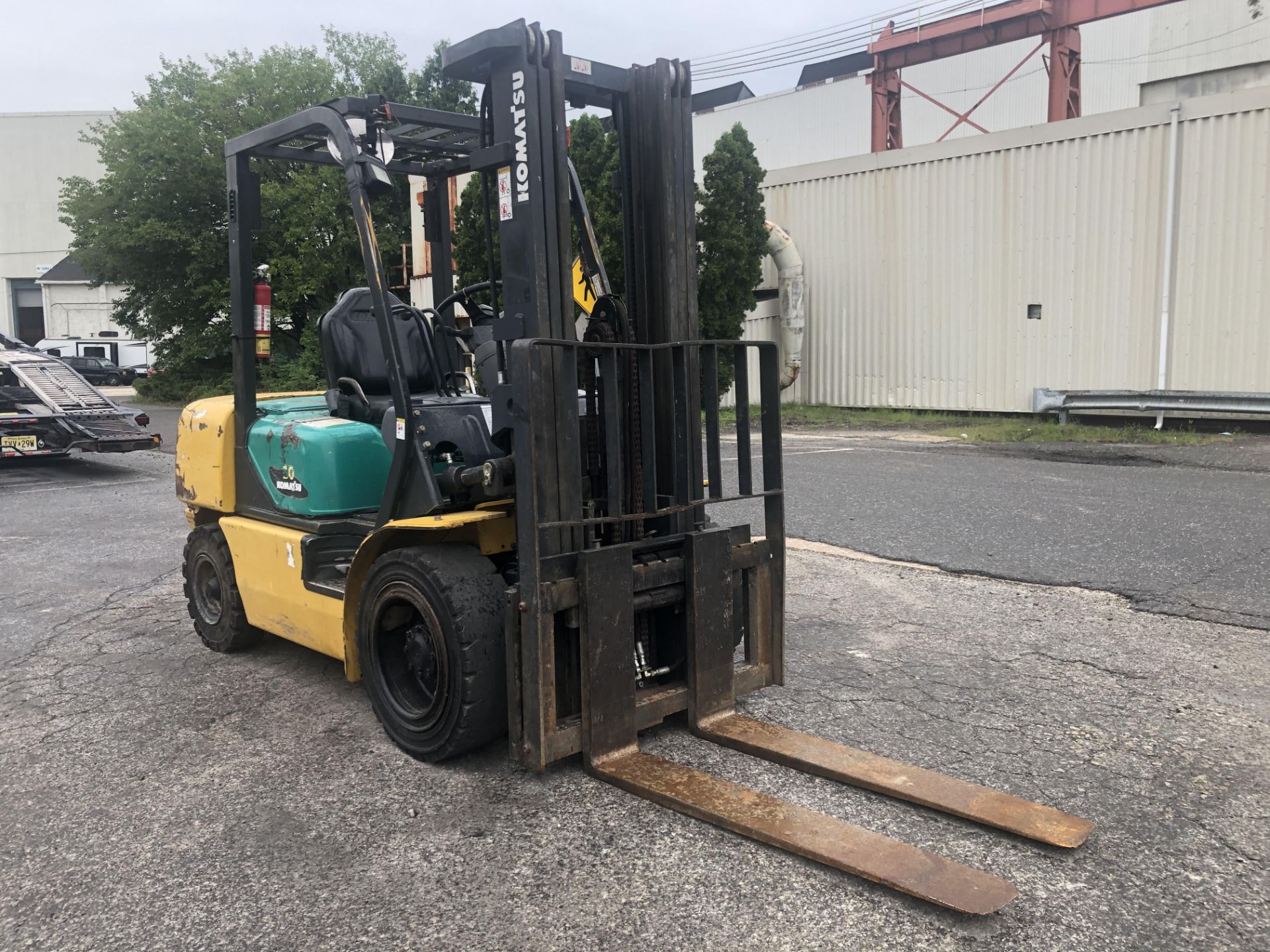 Komatsu FD30T-12 6,000 lbs Forklift - Image 4 of 12