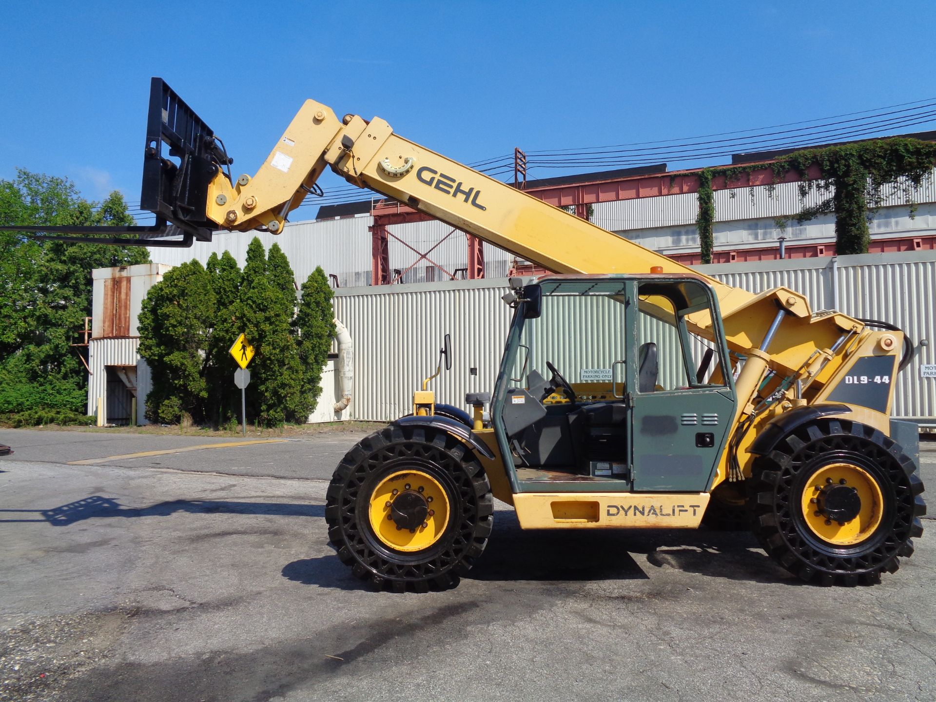 2012 Gehl DL944L 9,000lb Telescopic Forklift - Image 6 of 19