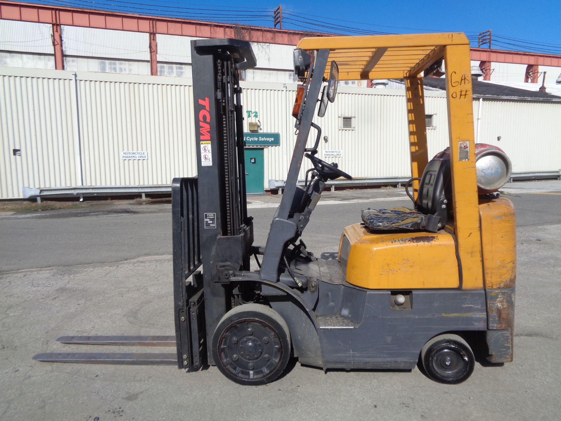 TCM FCG15F9 3,000lb Forklift - Image 7 of 16