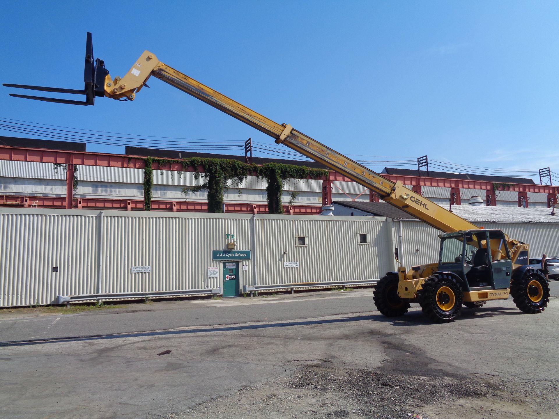 2012 Gehl DL944L 9,000lb Telescopic Forklift - Image 19 of 19