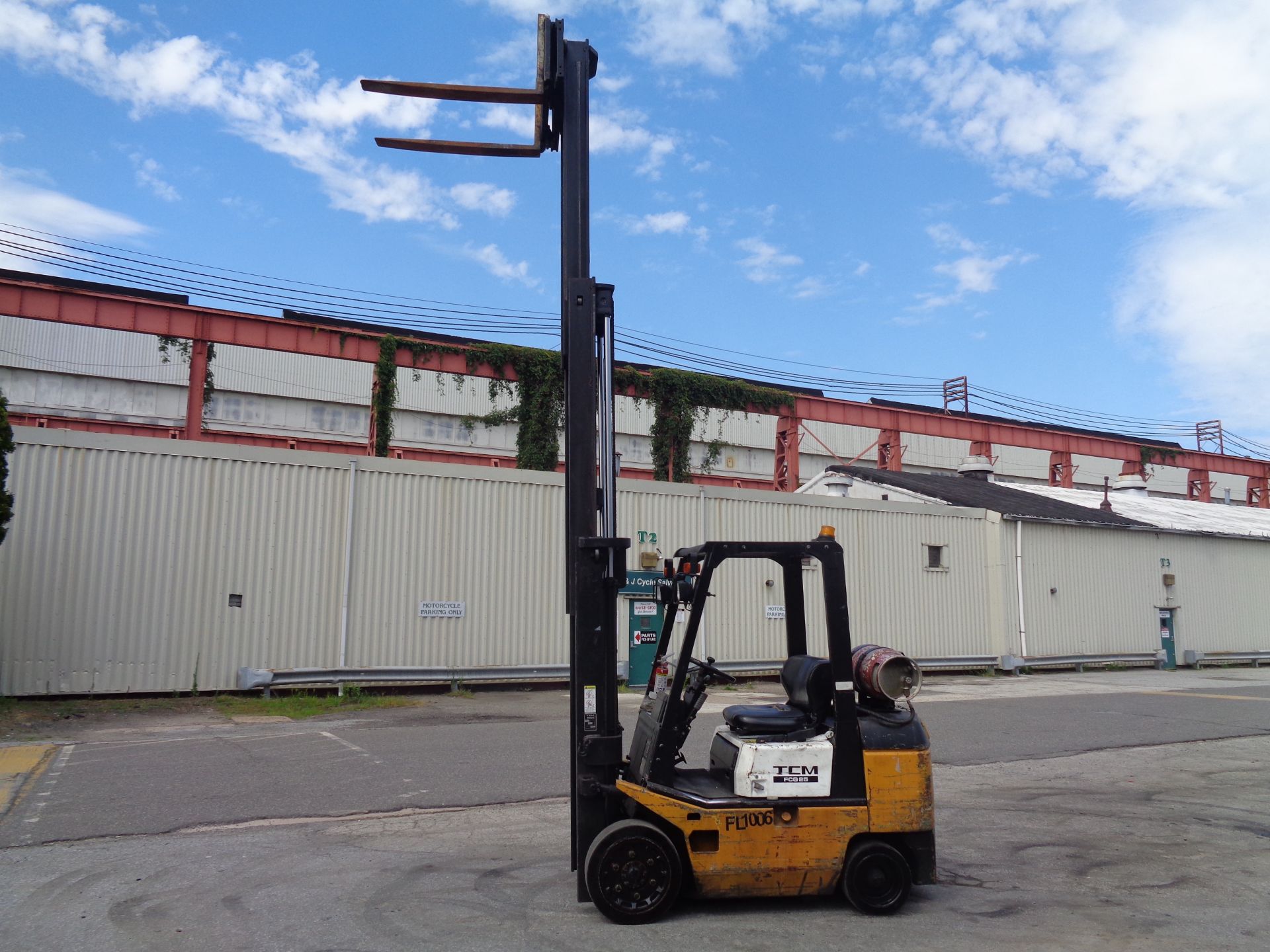 TCM FCG25 5,000lb Forklift - Image 11 of 15