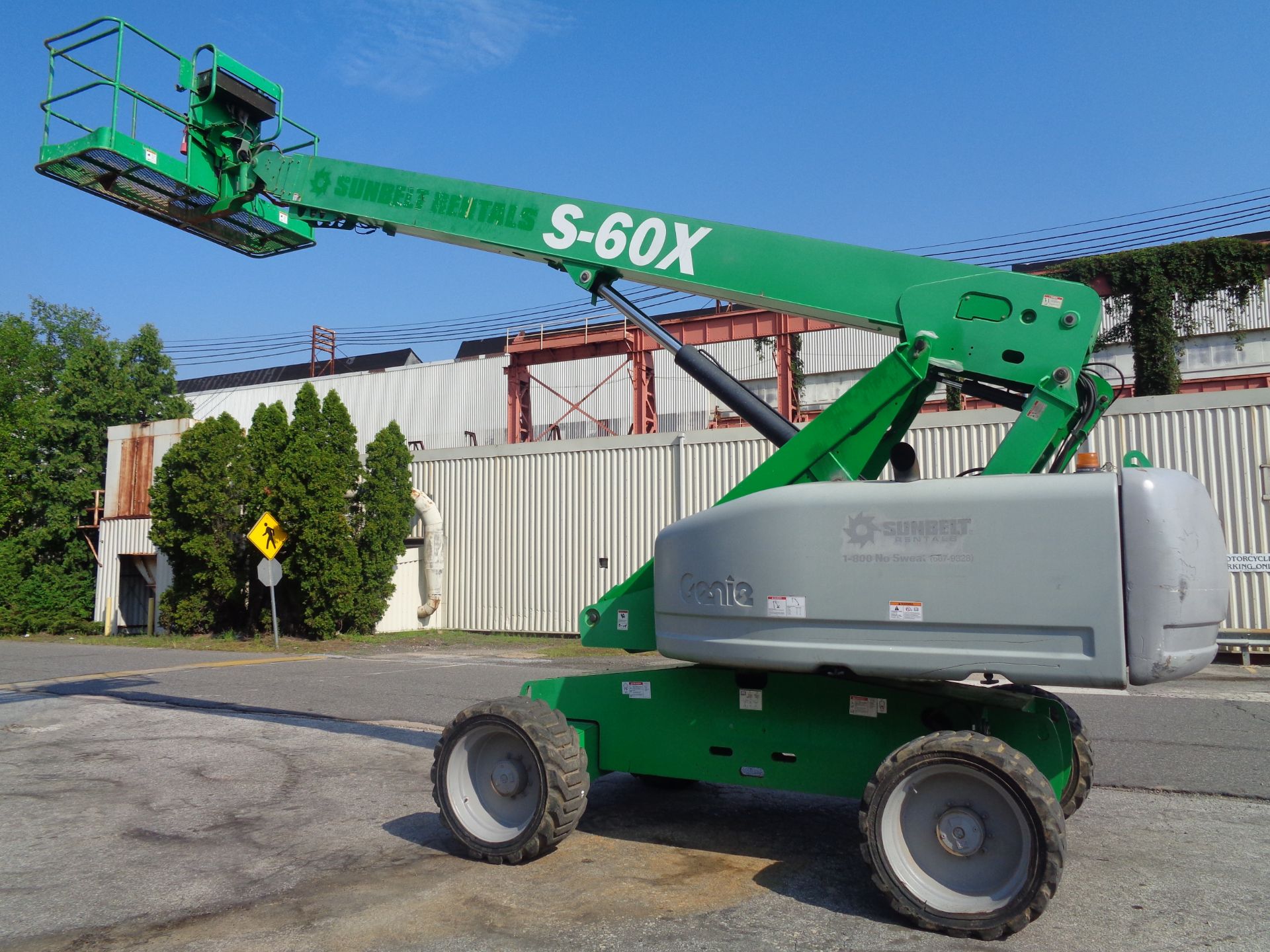 2011 Genie S60 60ft 4x4 Boom Lift - Image 10 of 17