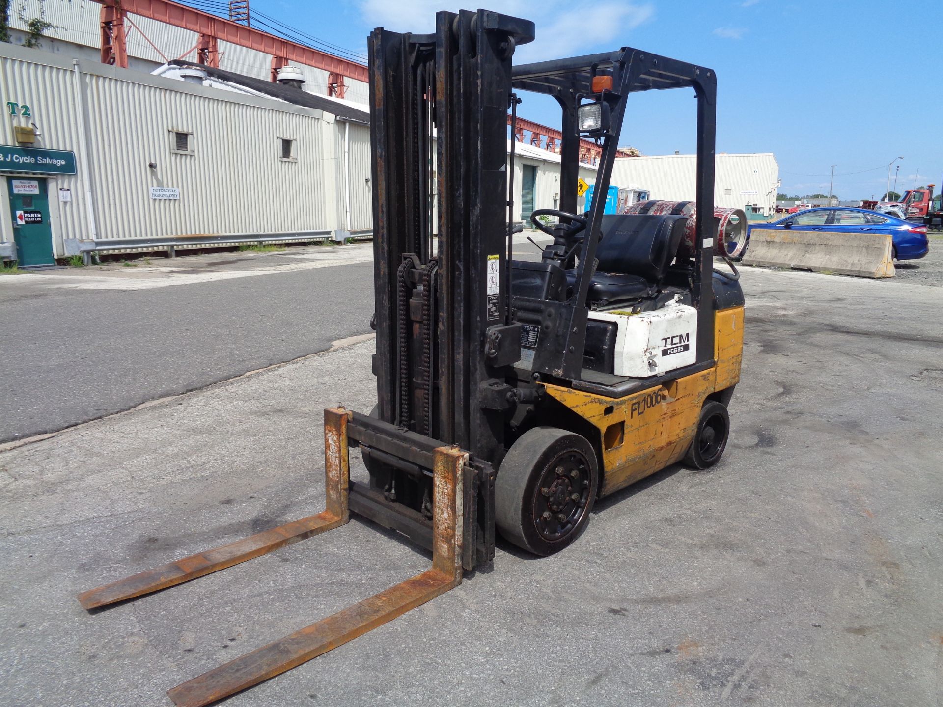 TCM FCG25 5,000lb Forklift - Image 8 of 15