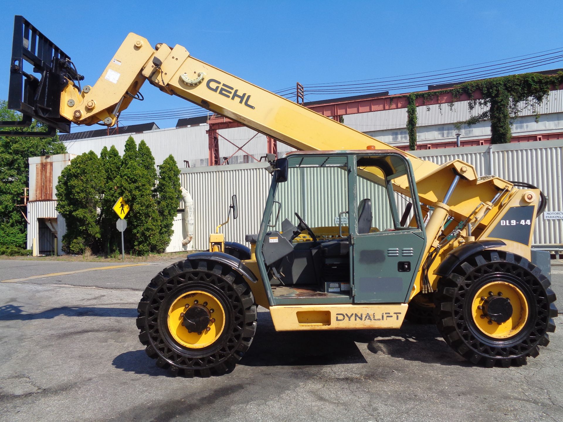 2012 Gehl DL944L 9,000lb Telescopic Forklift - Image 9 of 19