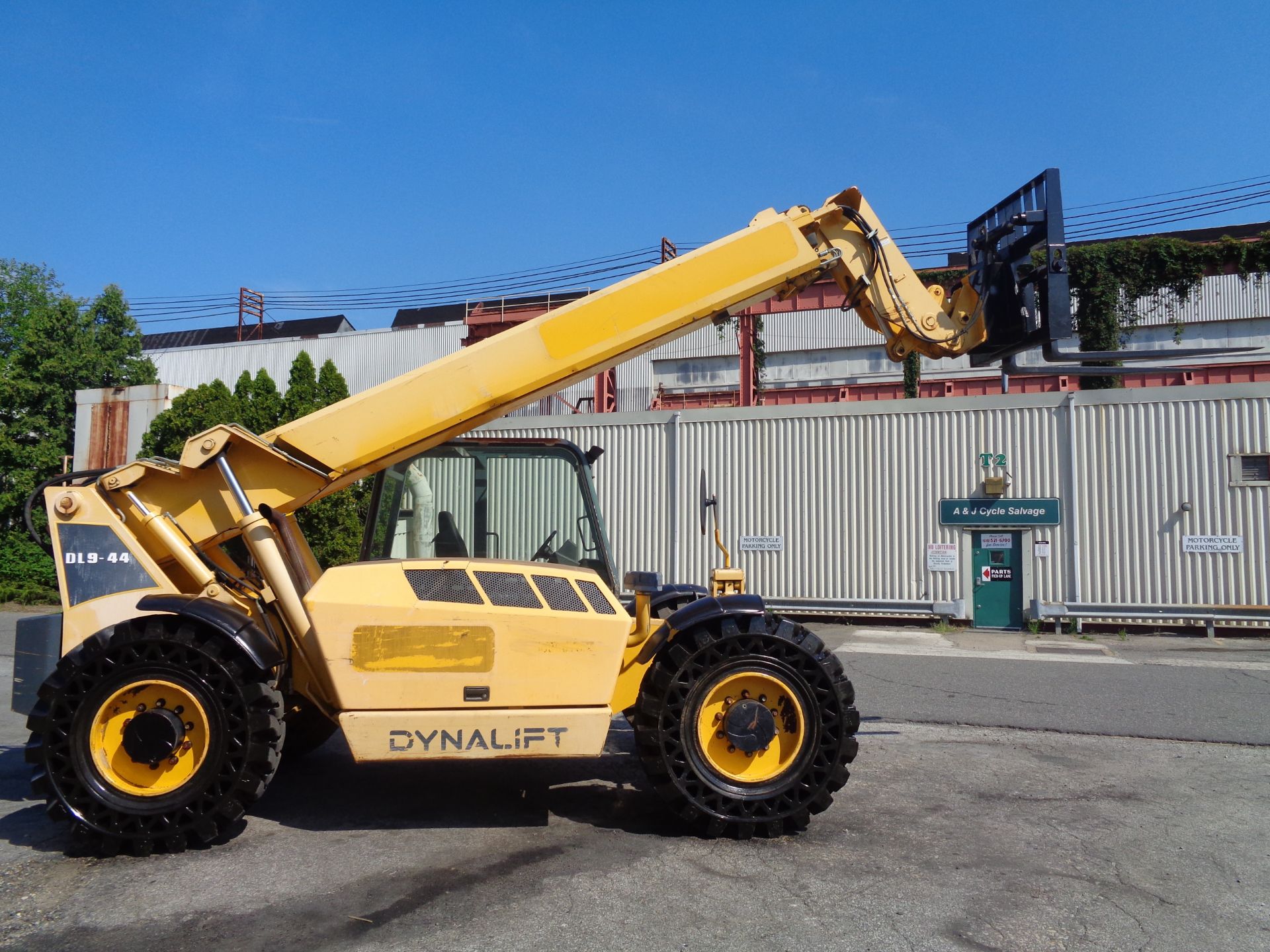 2012 Gehl DL944L 9,000lb Telescopic Forklift