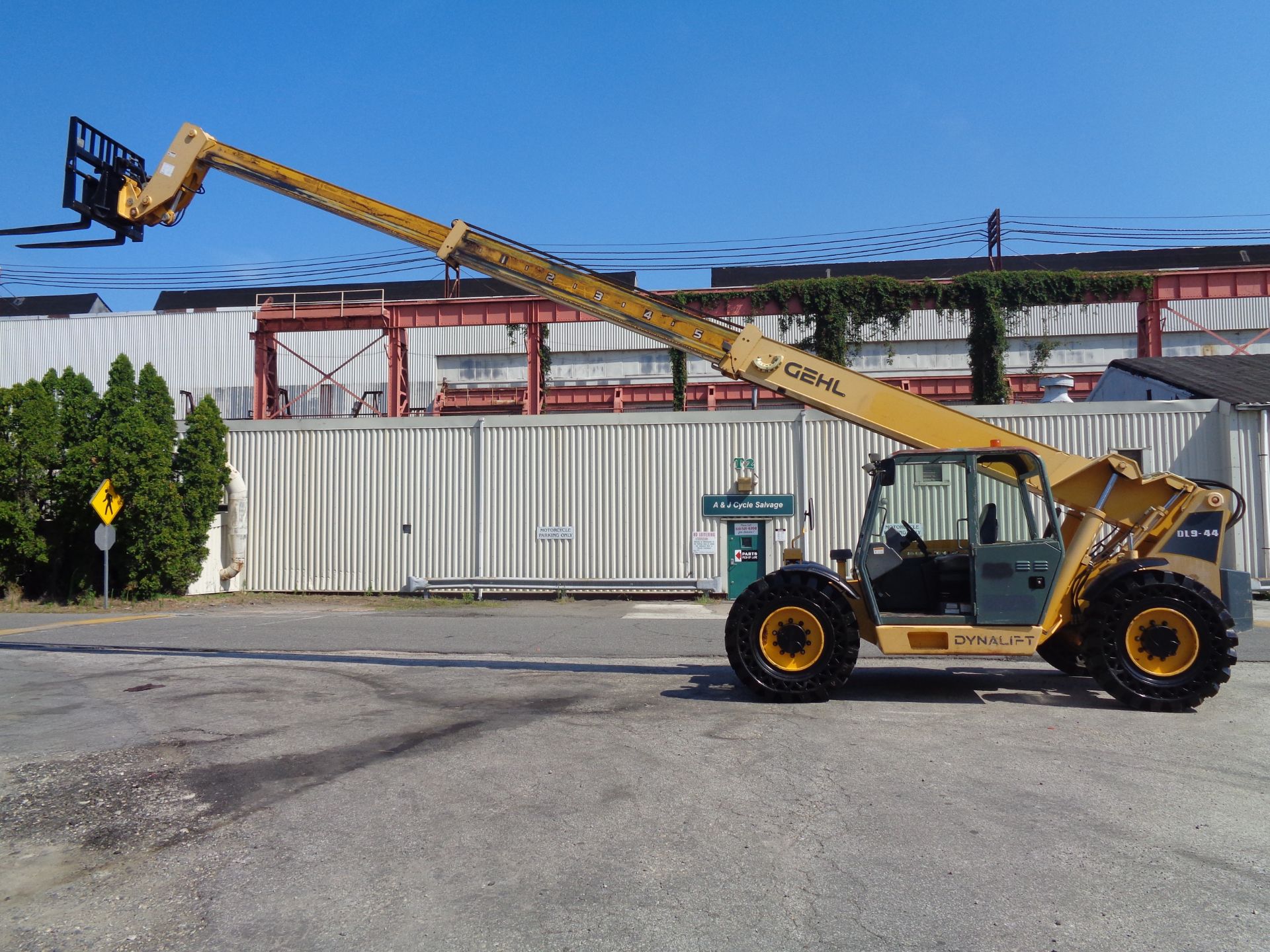 2012 Gehl DL944L 9,000lb Telescopic Forklift - Image 17 of 19